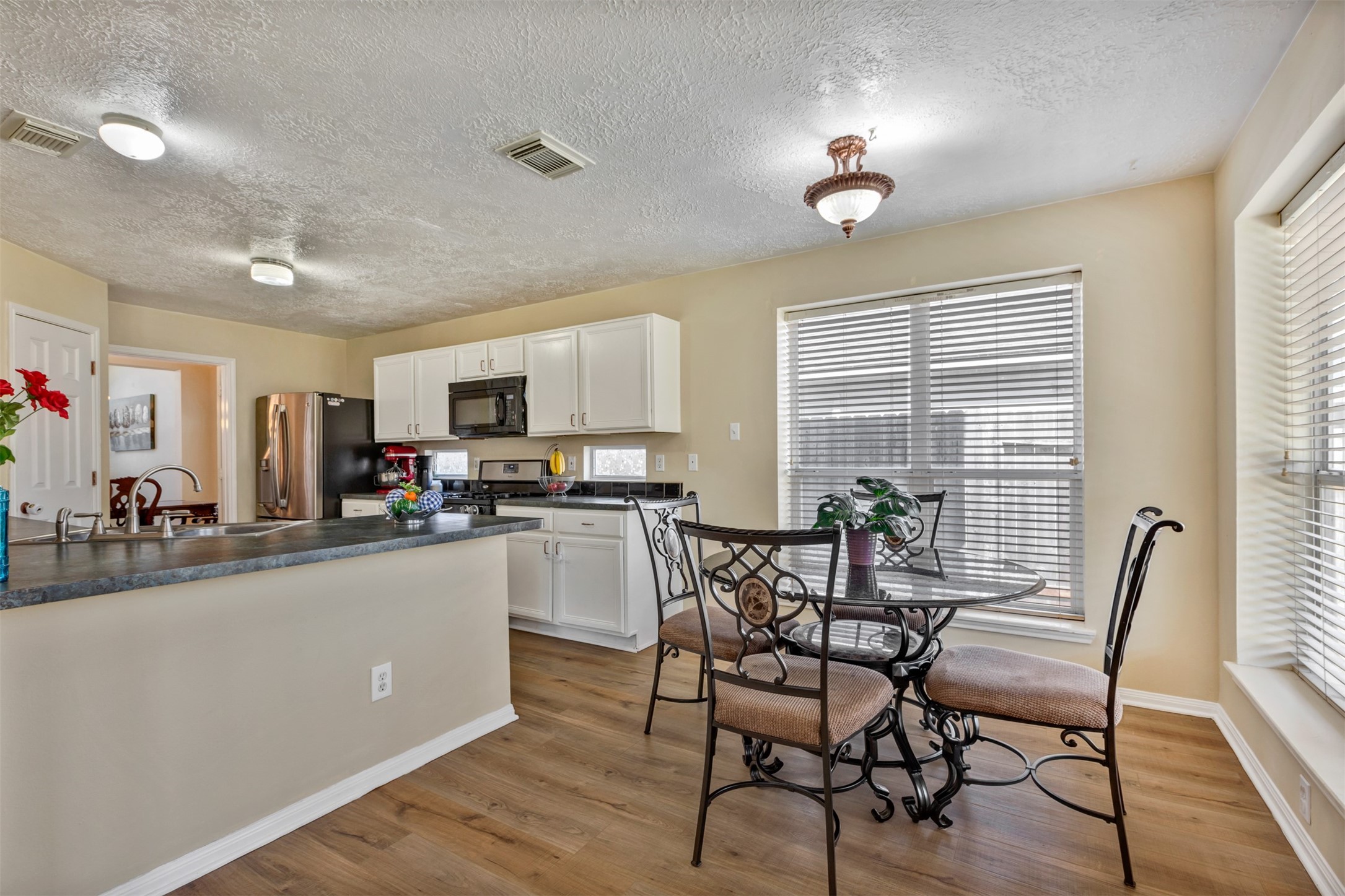 7222 Foxshadows Lane Property Photo 5