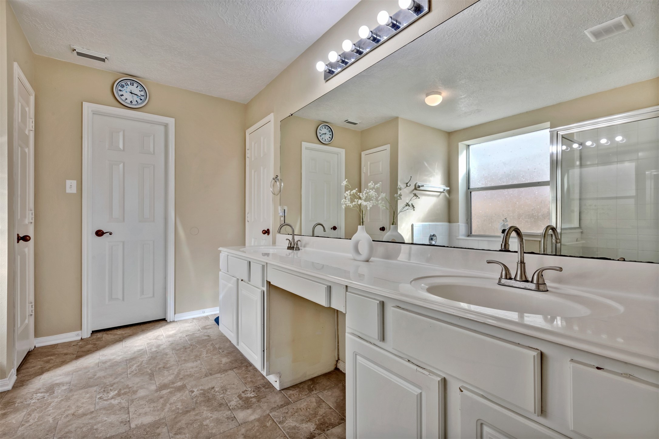 7222 Foxshadows Lane Property Photo 15