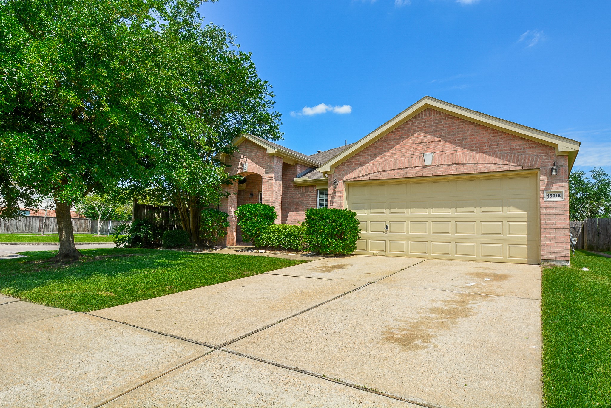 15318 Marlowe Grove Drive Property Photo 2