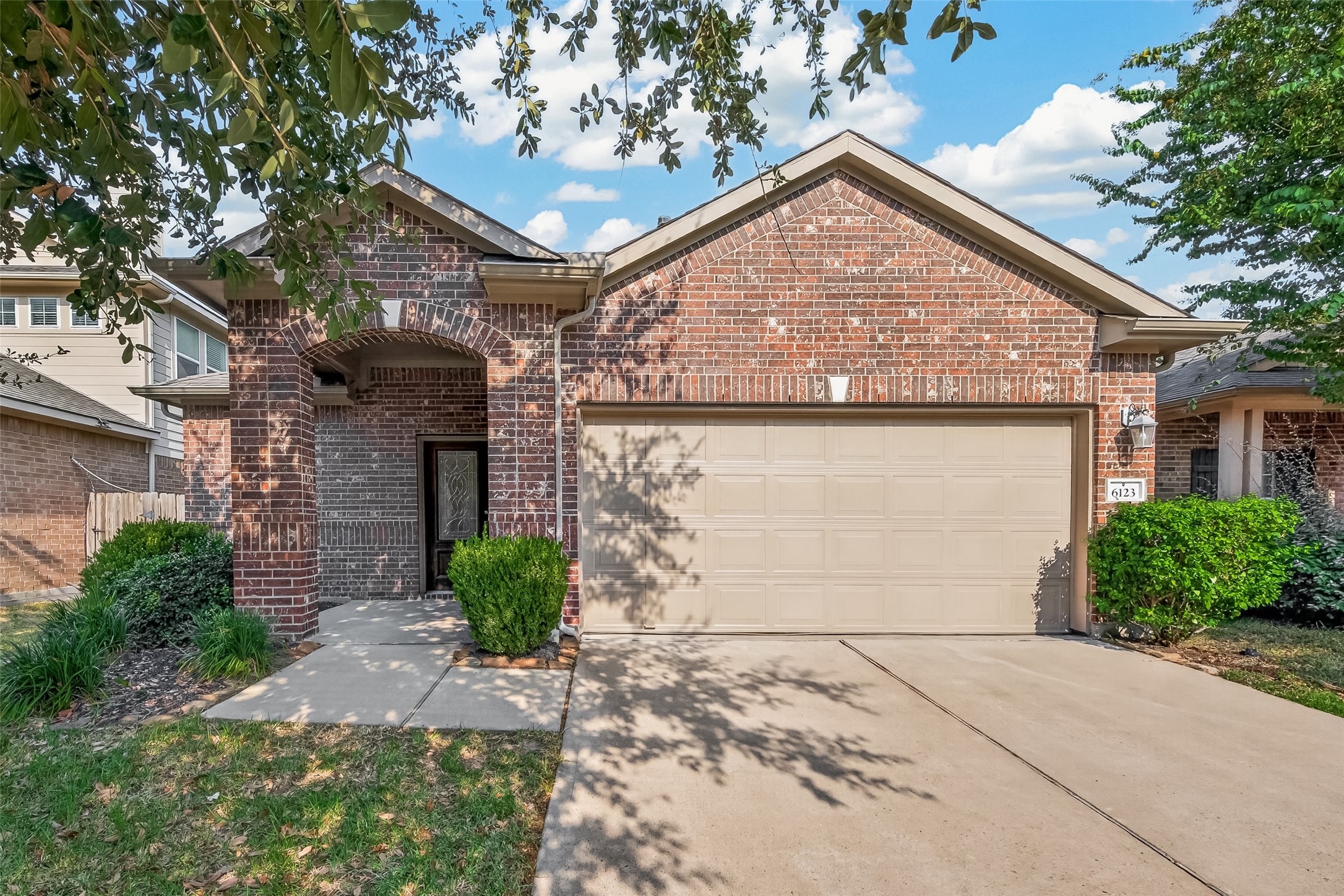 6123 Carver Pines Drive Property Photo 1
