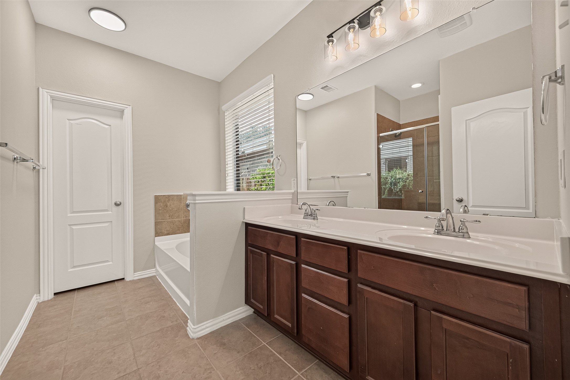 6123 Carver Pines Drive Property Photo 19