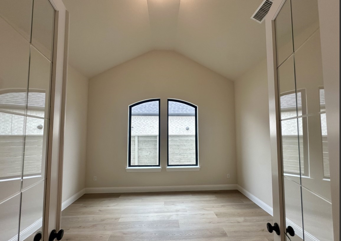 925 Groundwater Way Property Photo 8