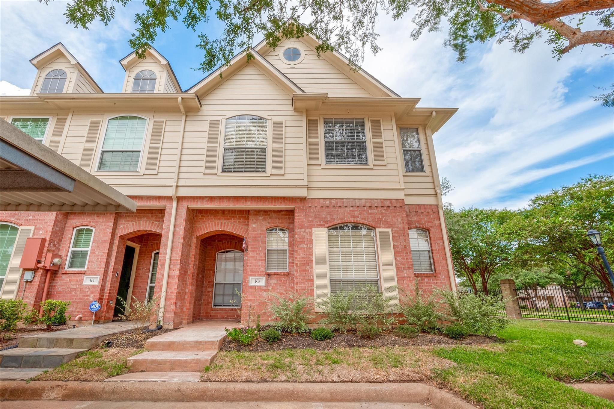 2710 Grants Lake Boulevard K3 Property Photo 1