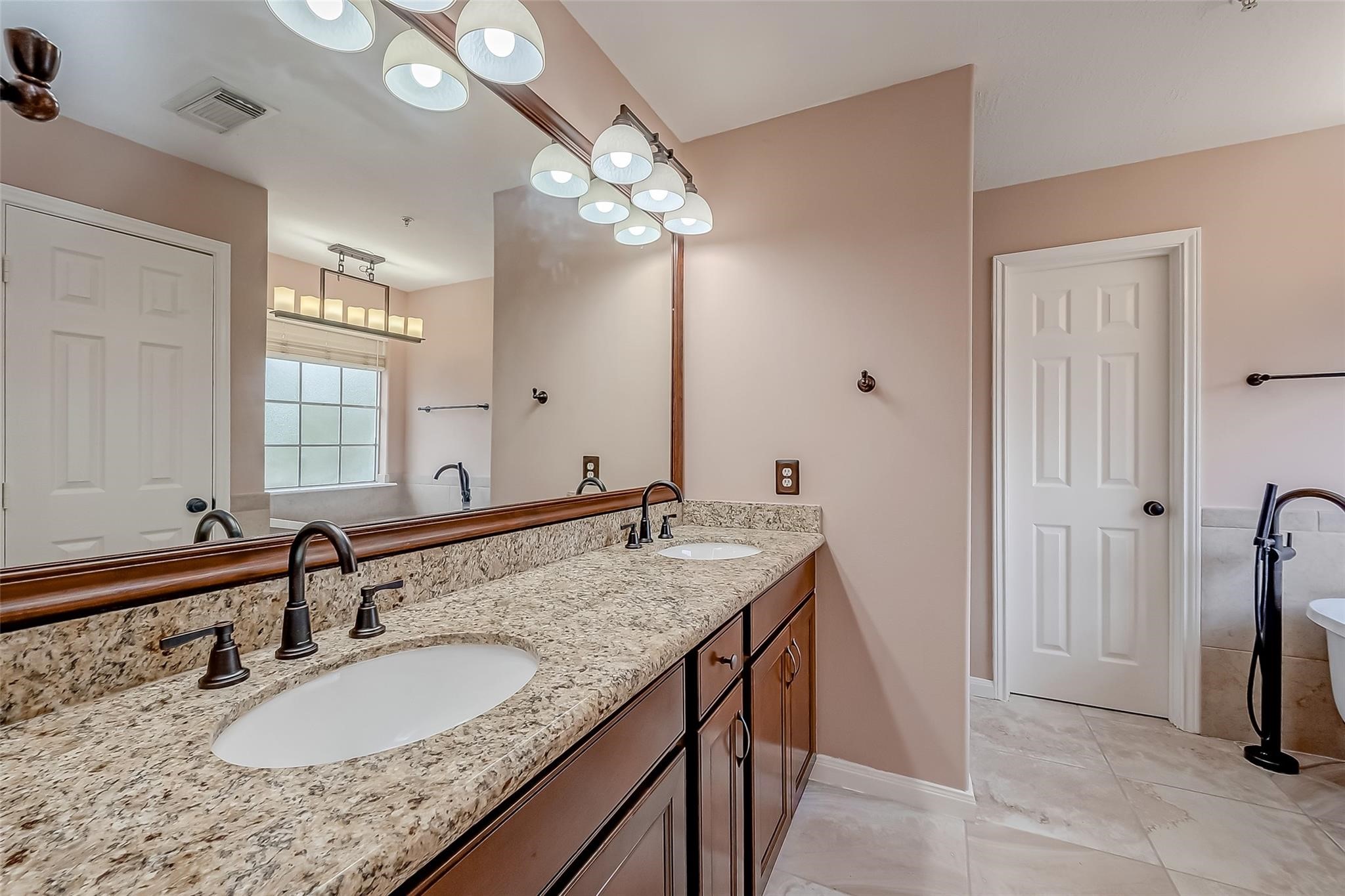 2710 Grants Lake Boulevard K3 Property Photo 17