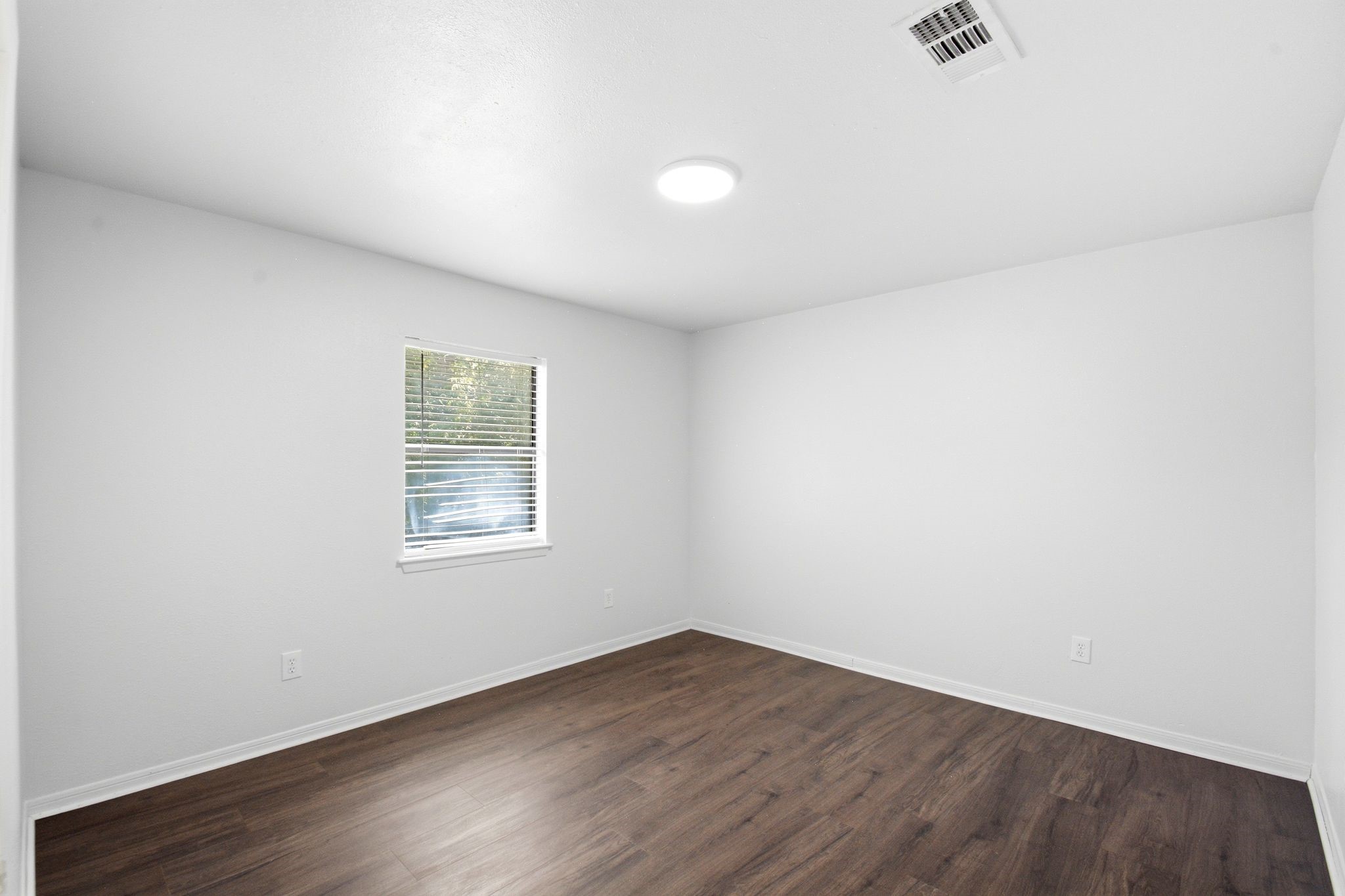 2011 Avenue T Property Photo 24