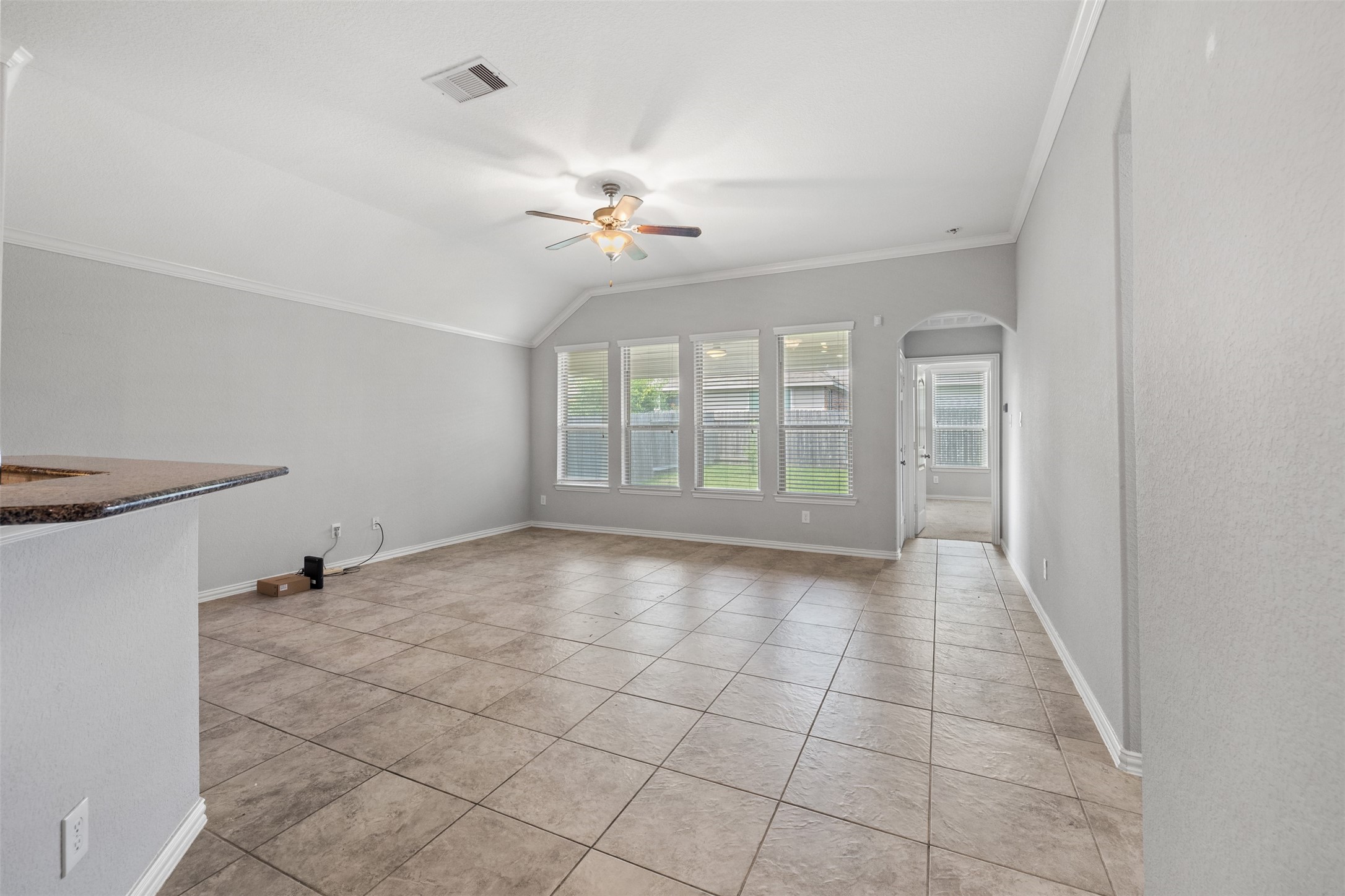 636 Maple Point Drive E Property Photo 10