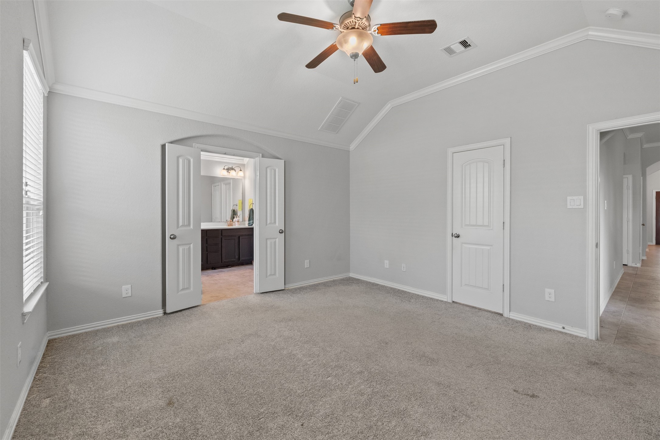 636 Maple Point Drive E Property Photo 18