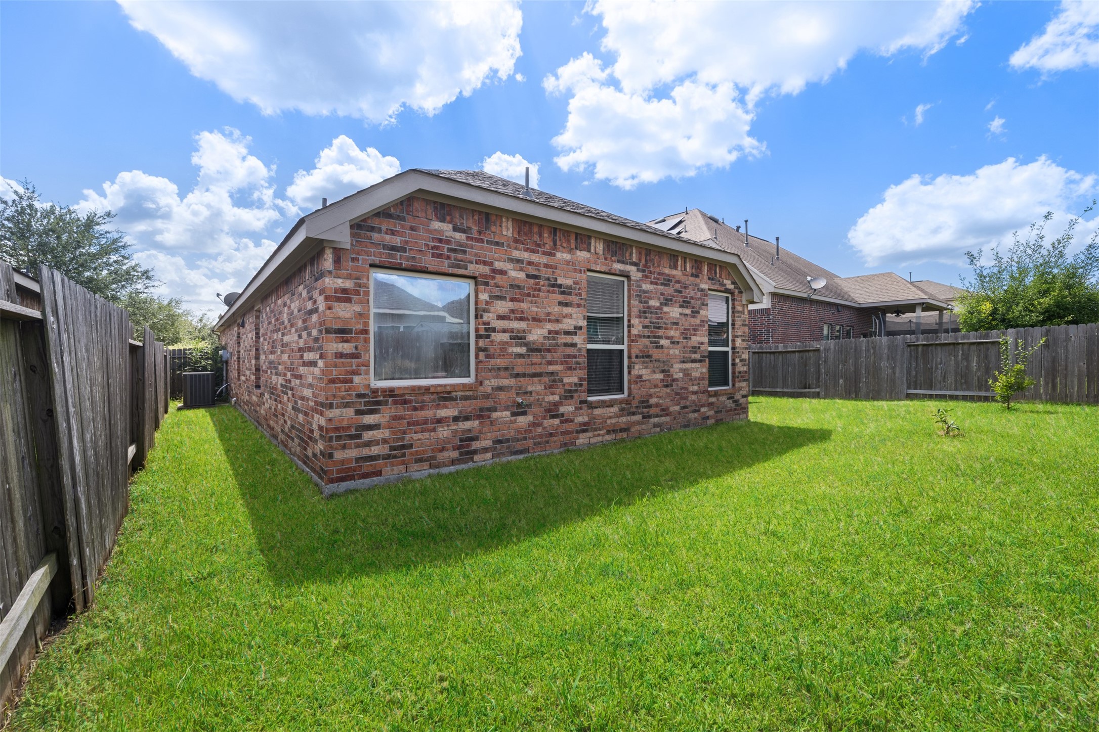 636 Maple Point Drive E Property Photo 25
