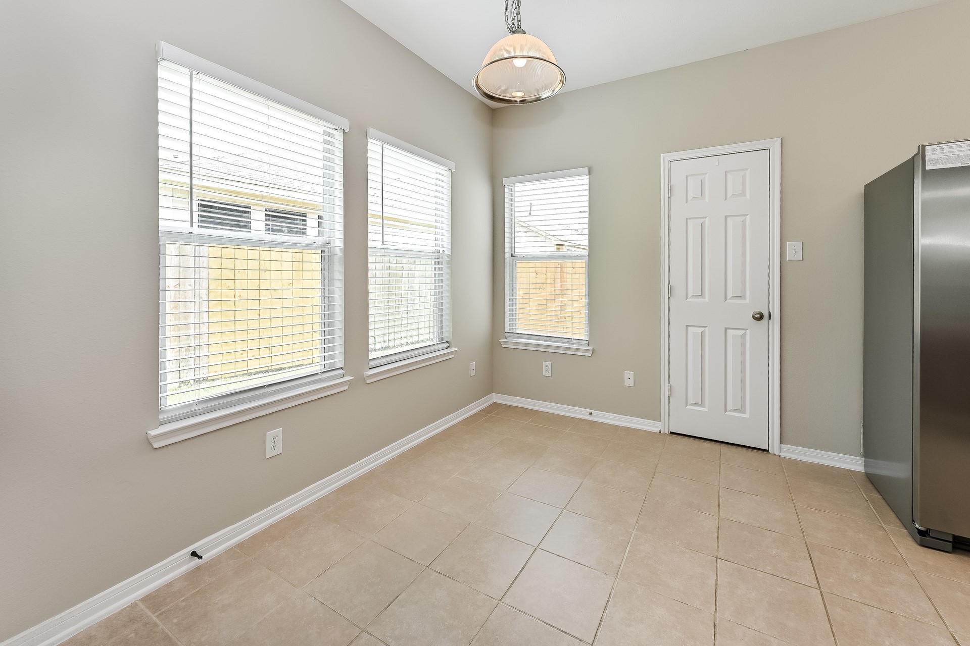 12923 Palm Leaf Court Property Photo 5