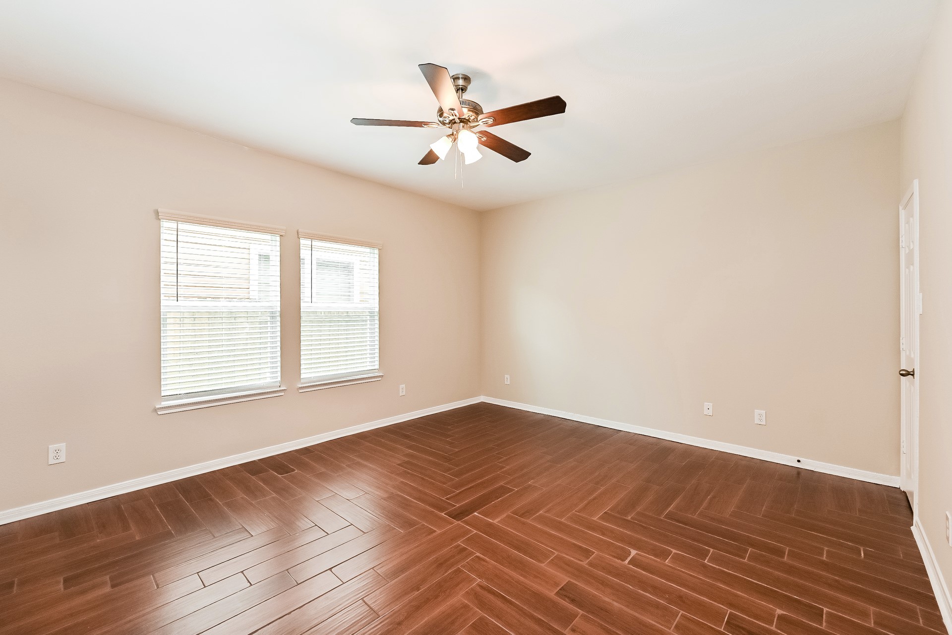 12923 Palm Leaf Court Property Photo 8
