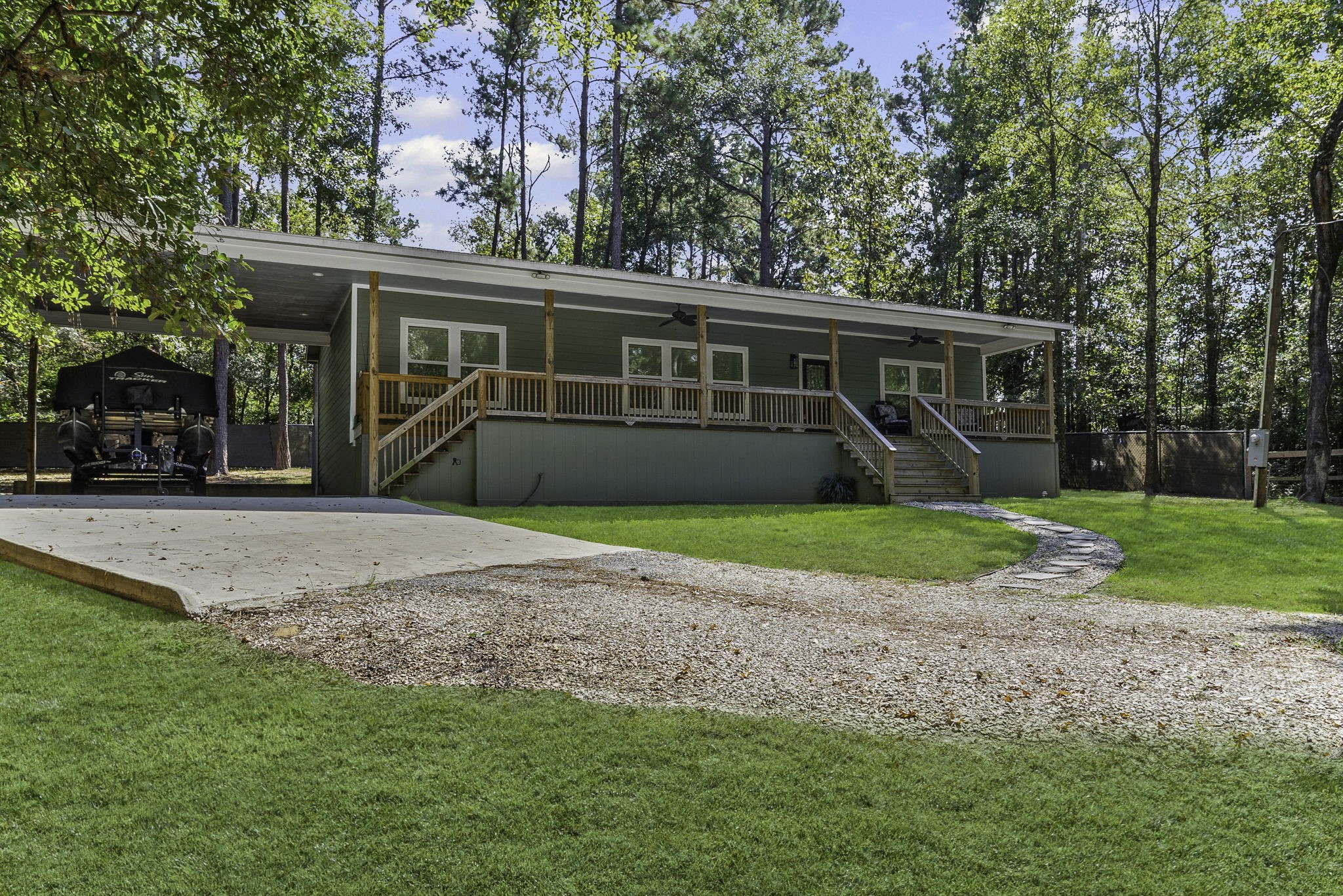 495 Oak Tree Drive Property Photo 5