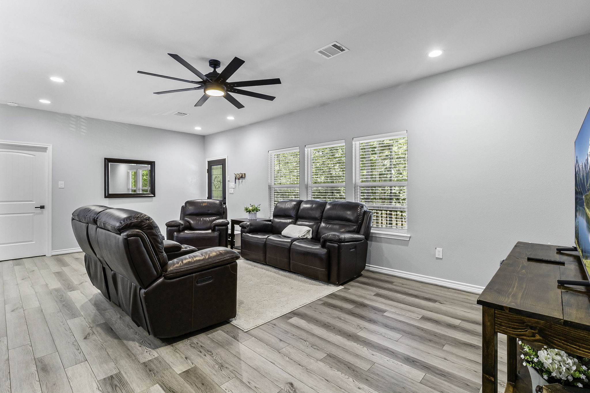 495 Oak Tree Drive Property Photo 8