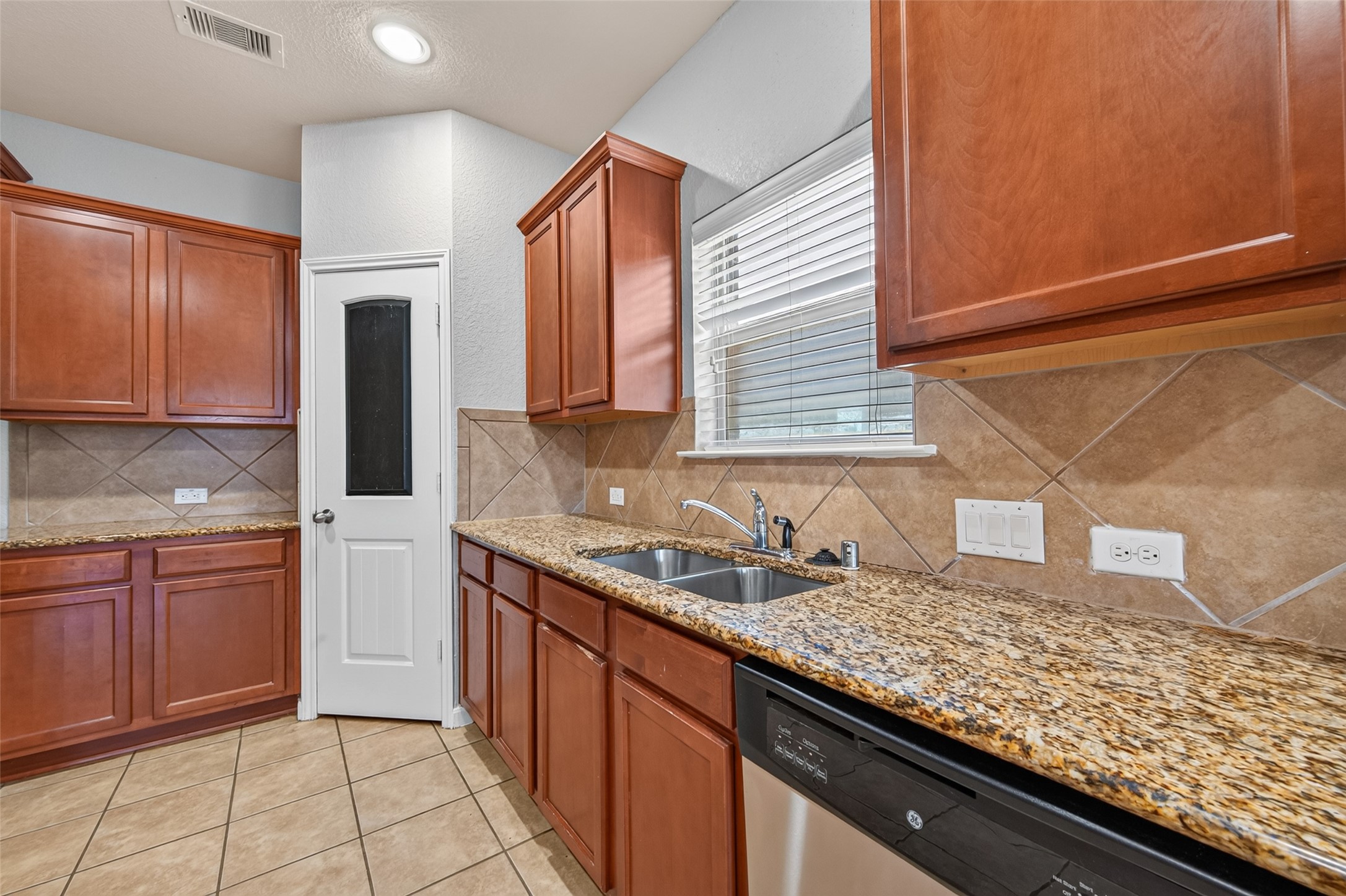6143 Norwood Meadows Lane Property Photo 13