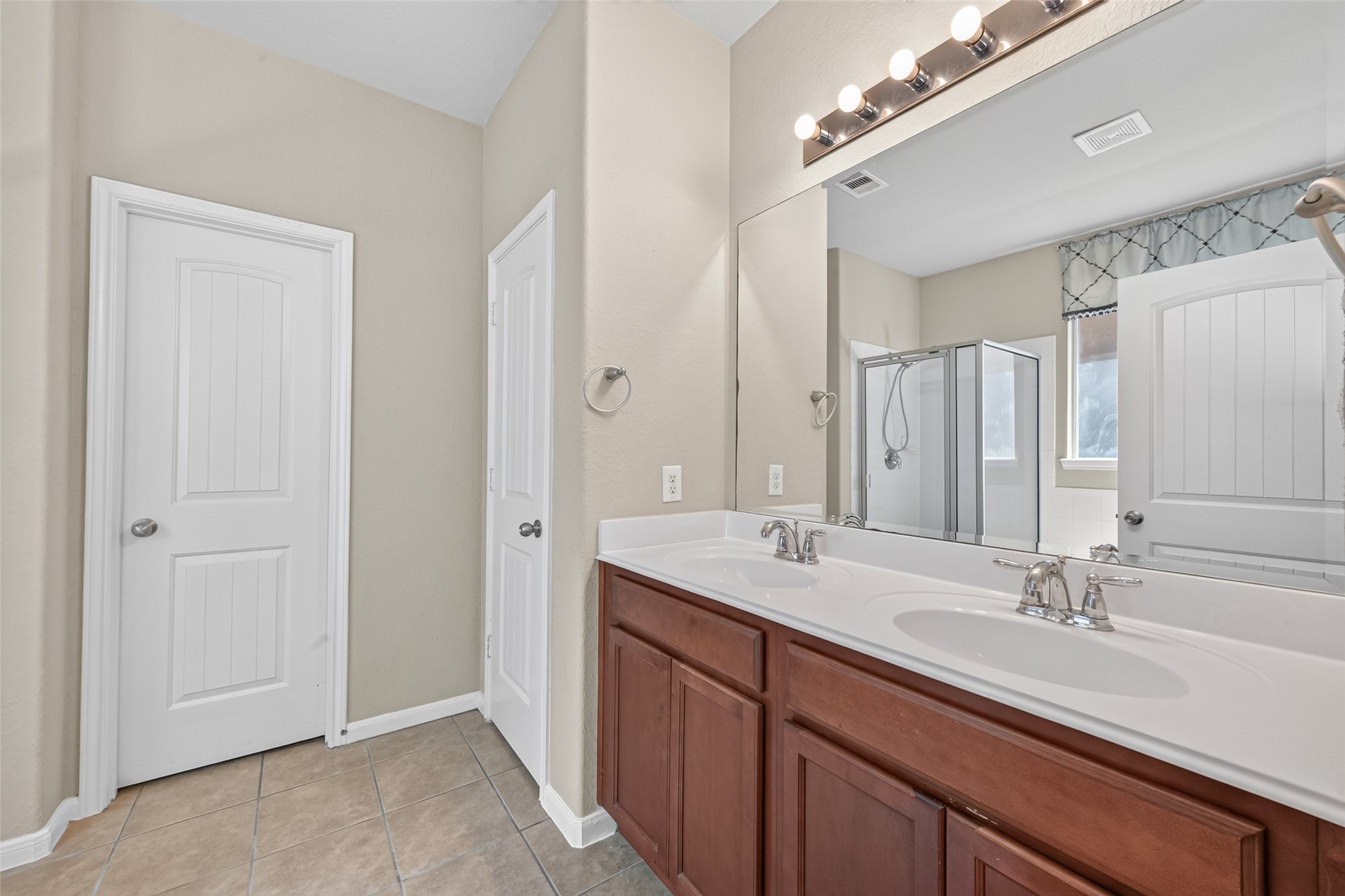 6143 Norwood Meadows Lane Property Photo 29