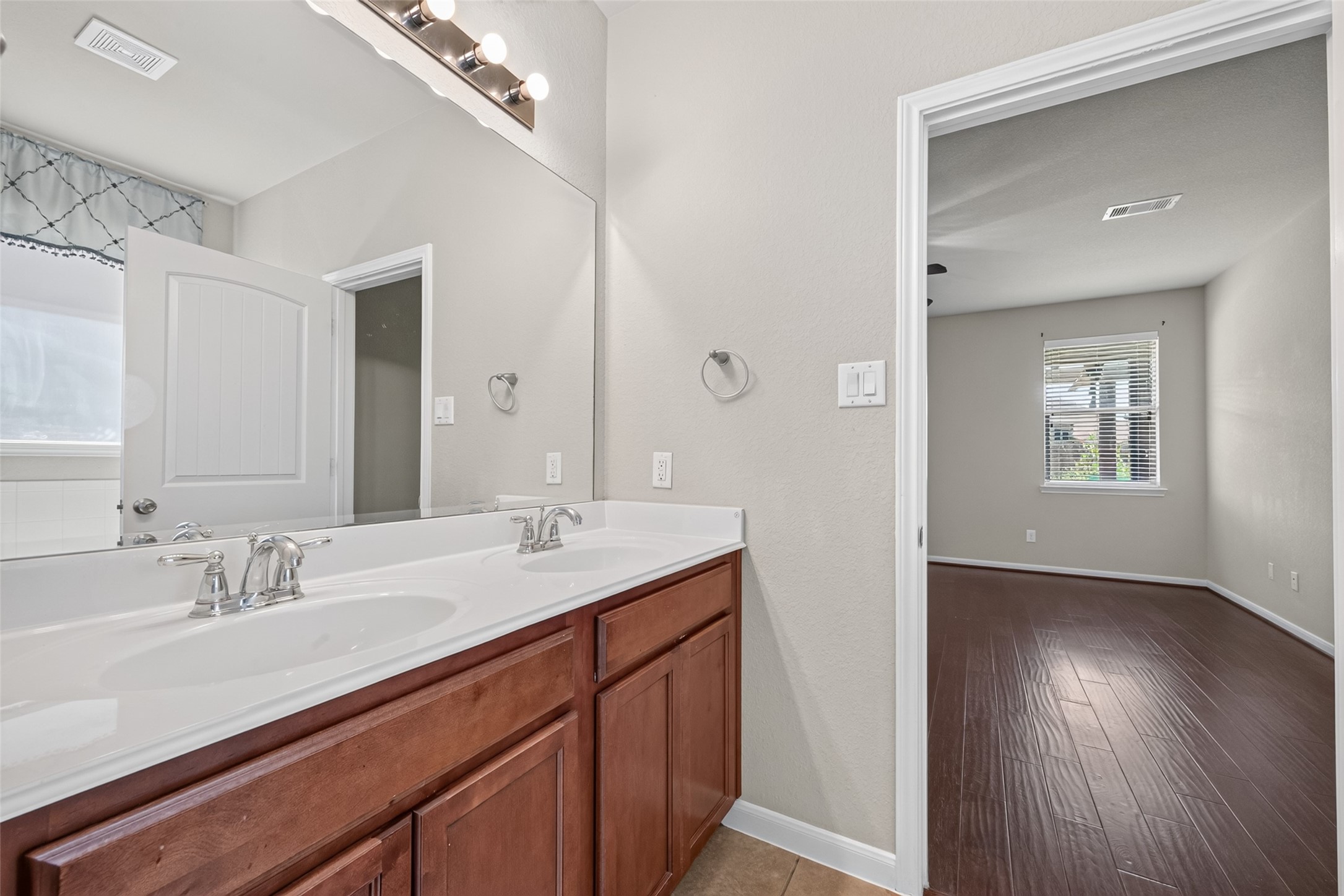 6143 Norwood Meadows Lane Property Photo 31