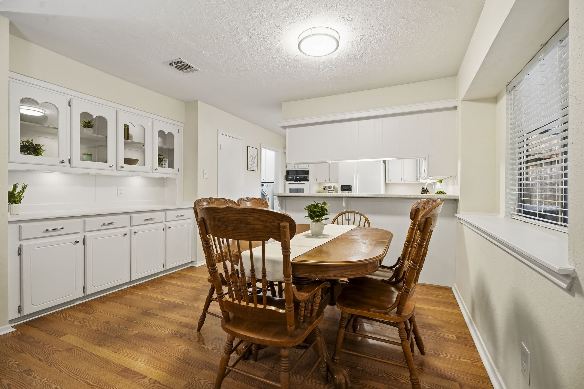1509 N Park Side Drive Property Photo 7
