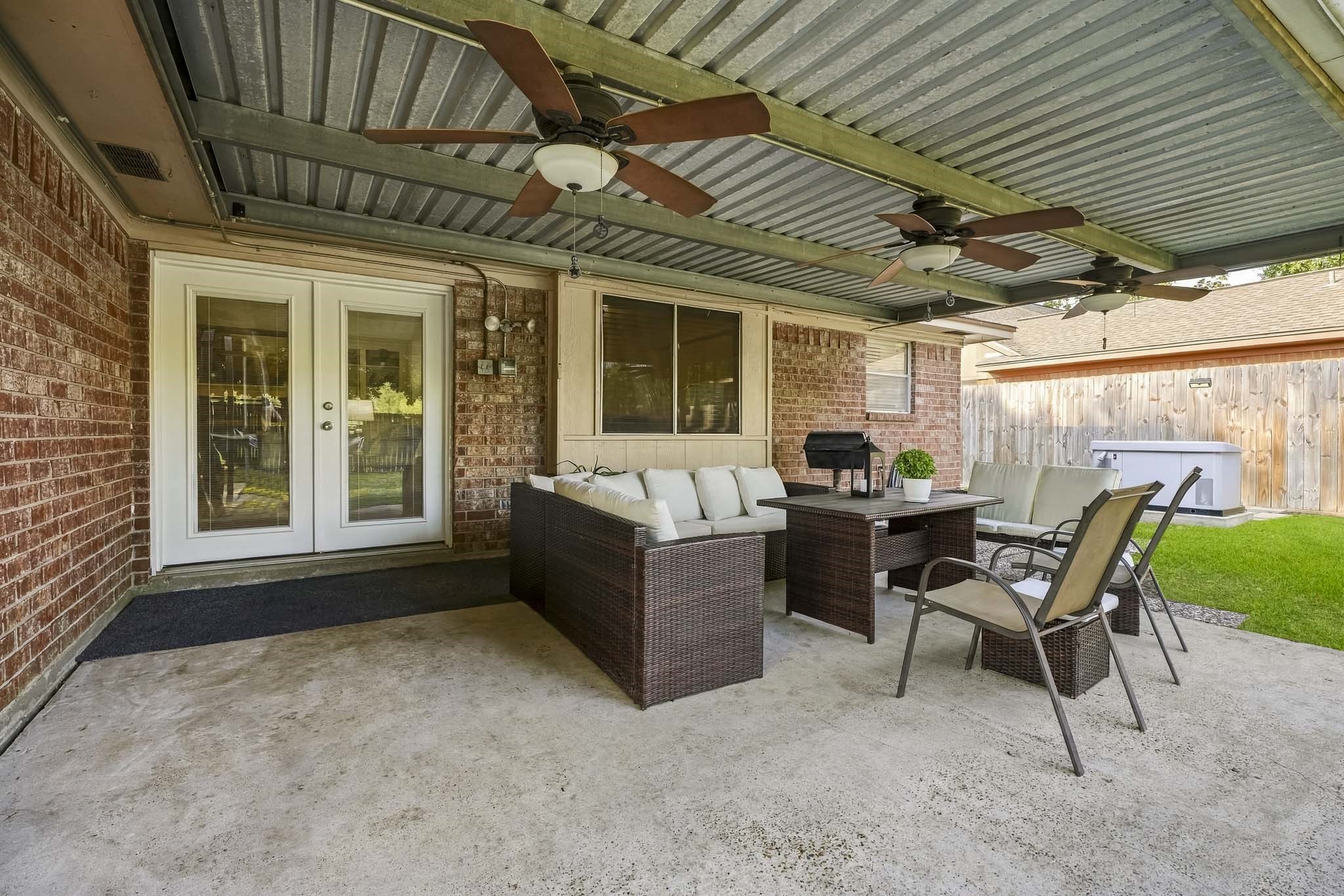 1509 N Park Side Drive Property Photo 23