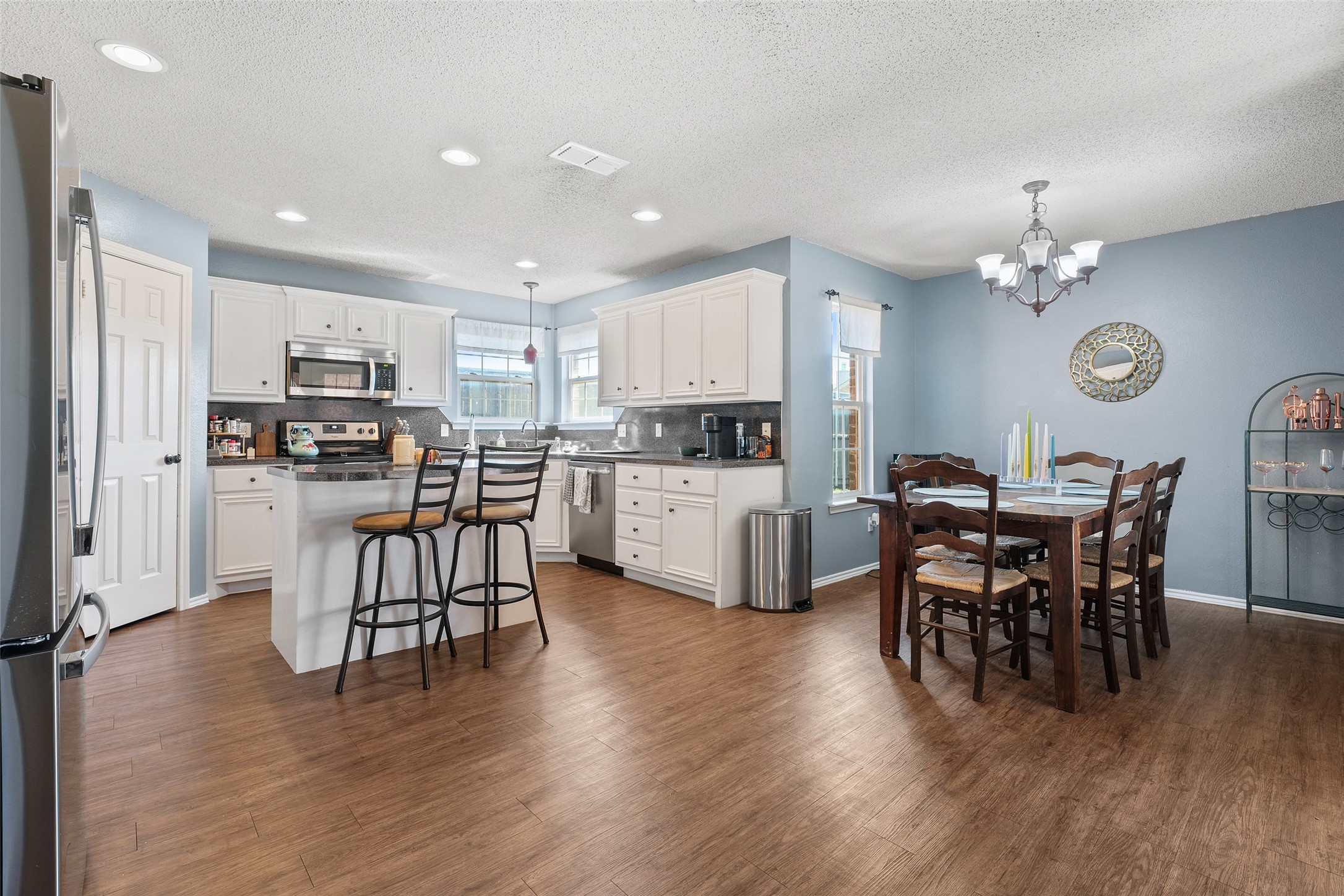 6115 100th Street Property Photo 1