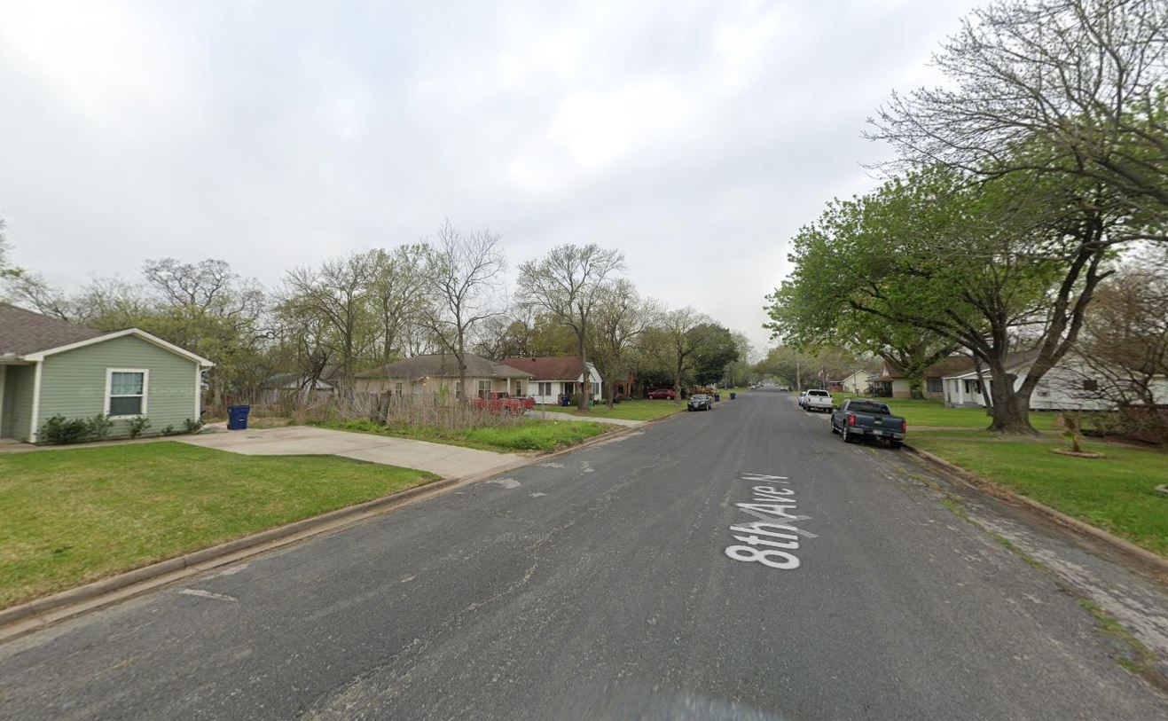 211 8th Avenue N Property Photo 1