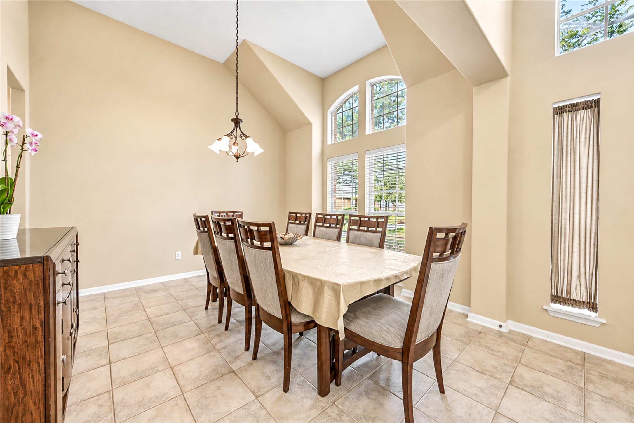 12806 Ridge Bank Lane Property Photo 8