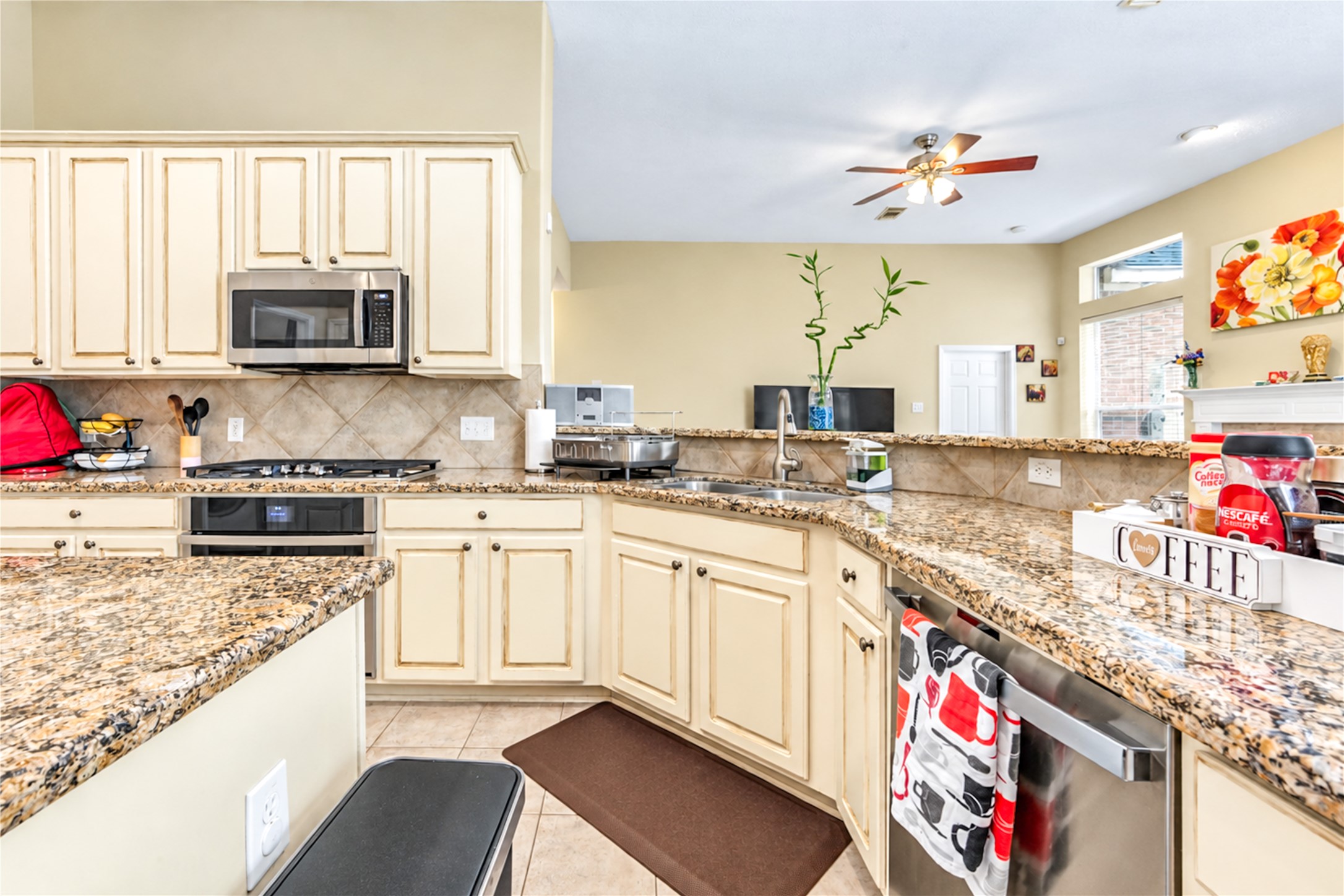 12806 Ridge Bank Lane Property Photo 15