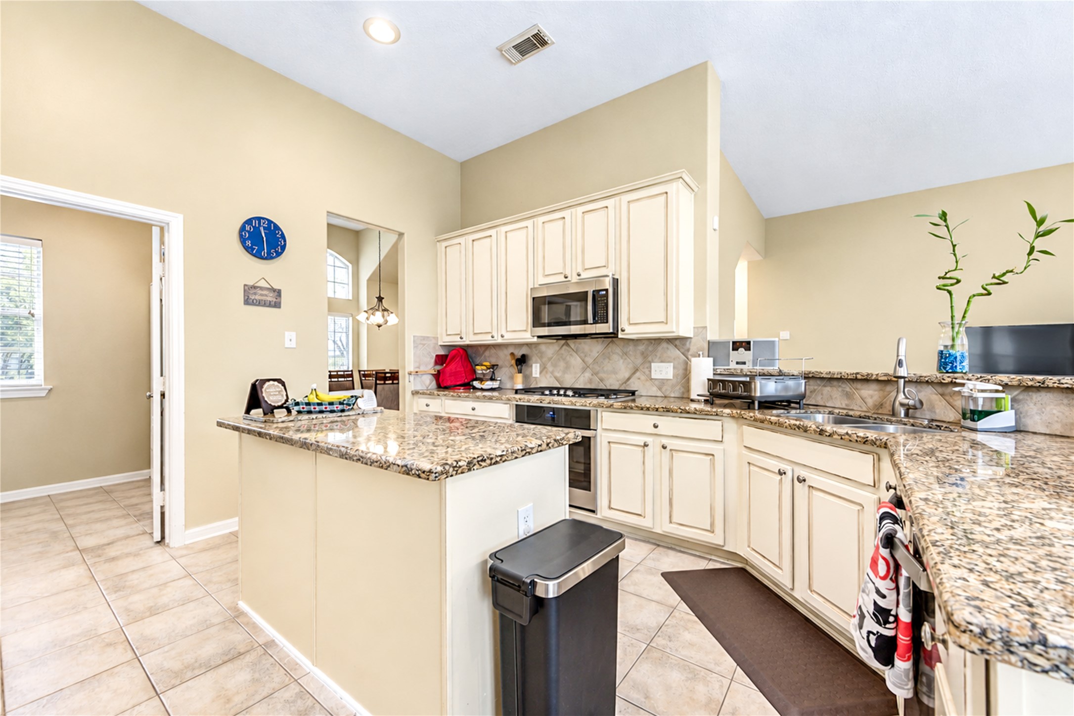 12806 Ridge Bank Lane Property Photo 16