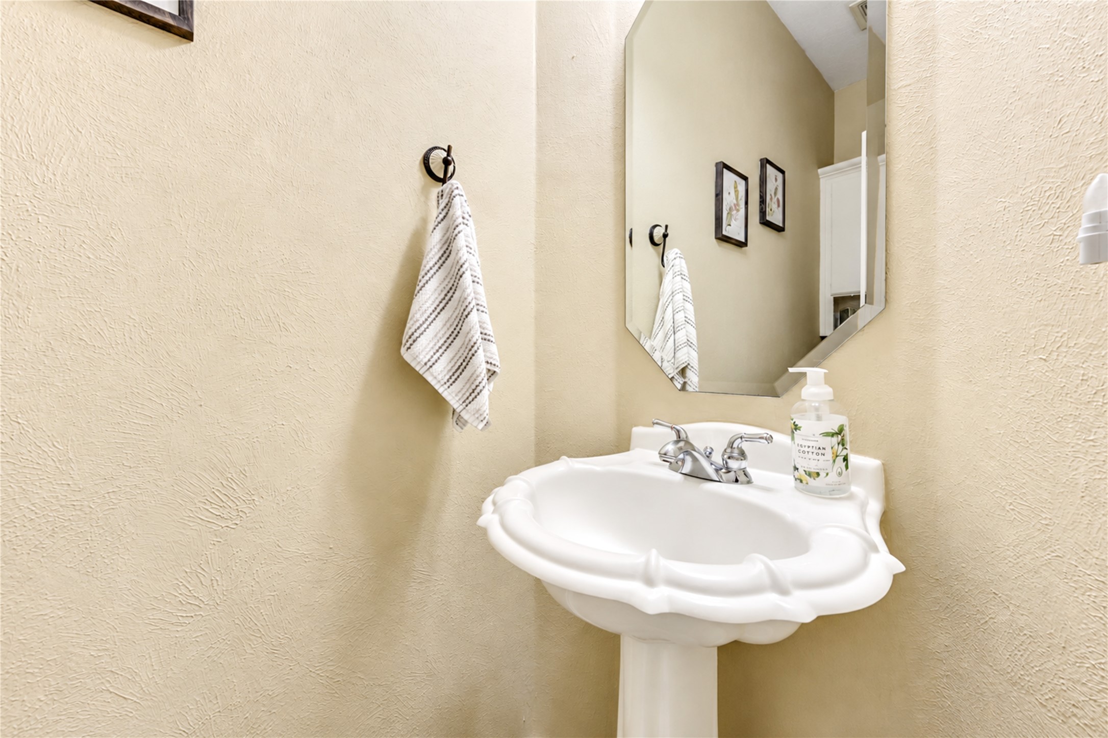 12806 Ridge Bank Lane Property Photo 19