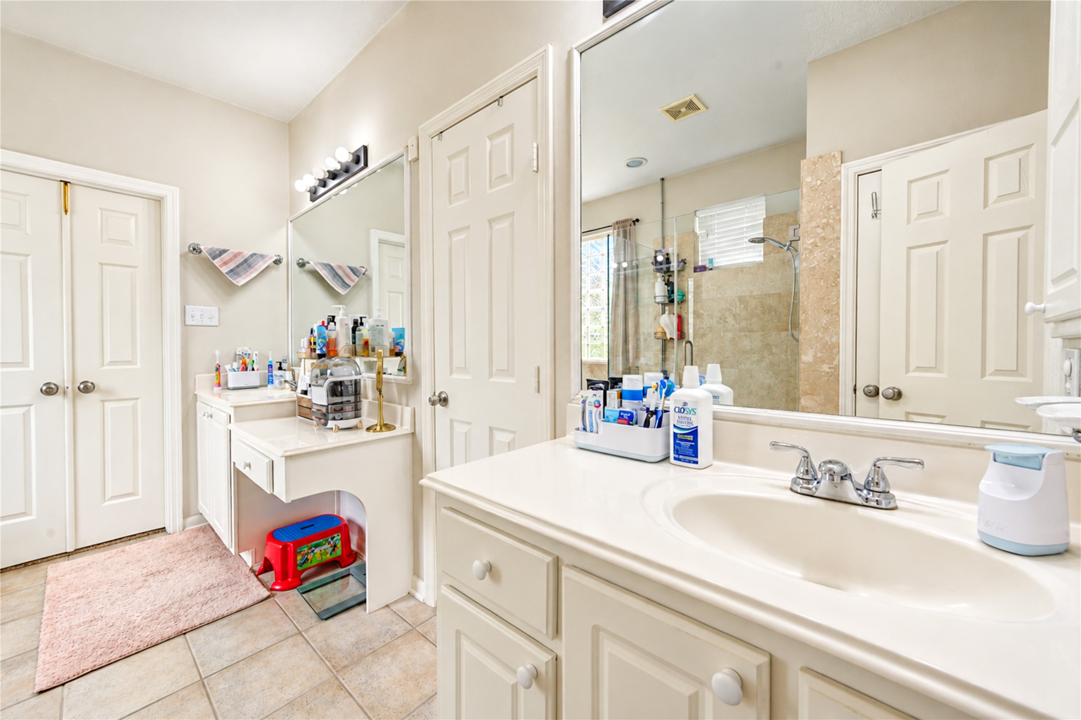 12806 Ridge Bank Lane Property Photo 25