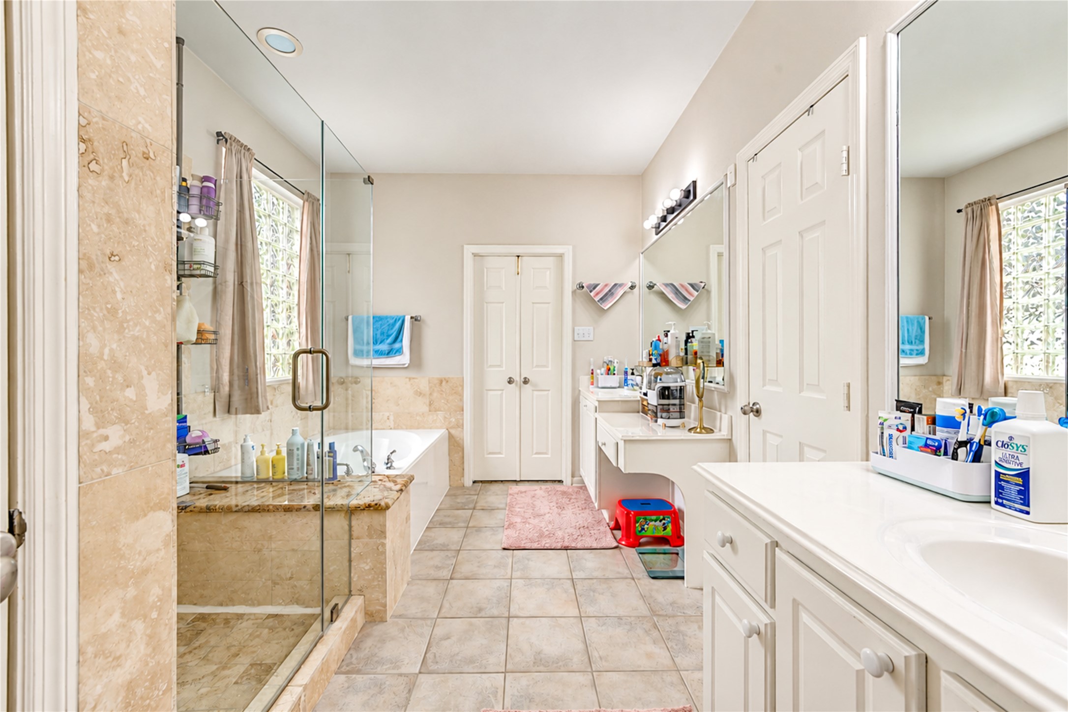 12806 Ridge Bank Lane Property Photo 26