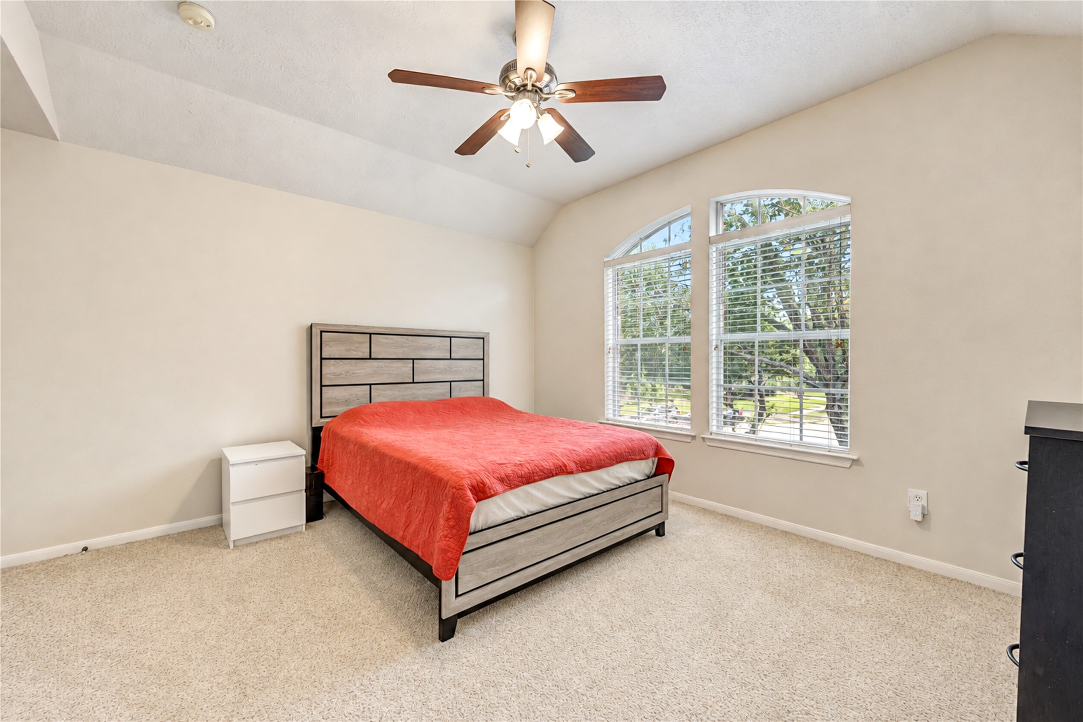 12806 Ridge Bank Lane Property Photo 29