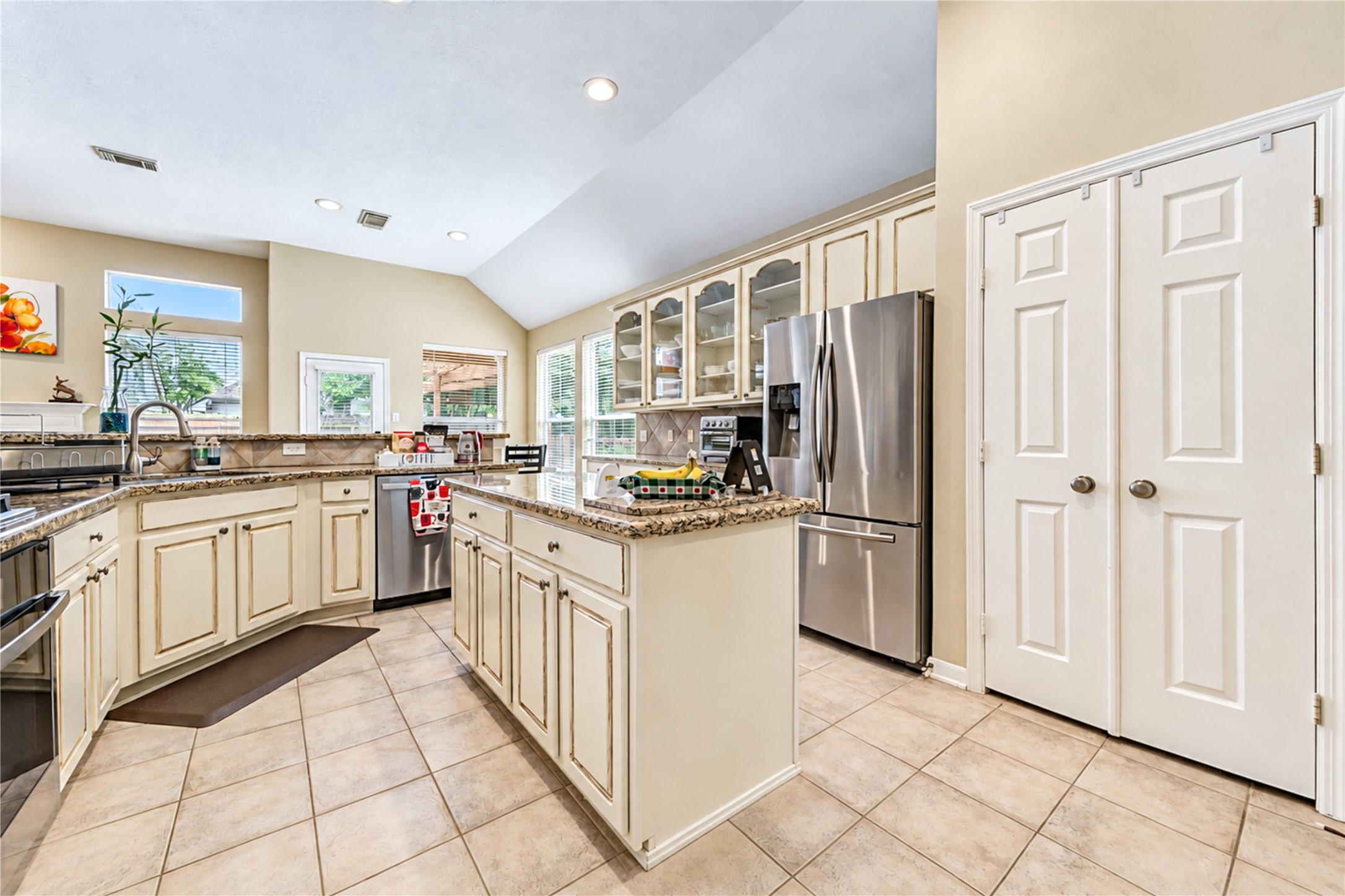 12806 Ridge Bank Lane Property Photo 43