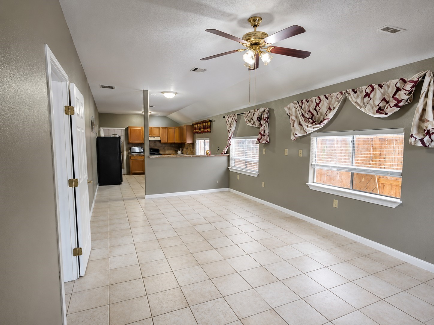 5527 Lauder Road Property Photo 3