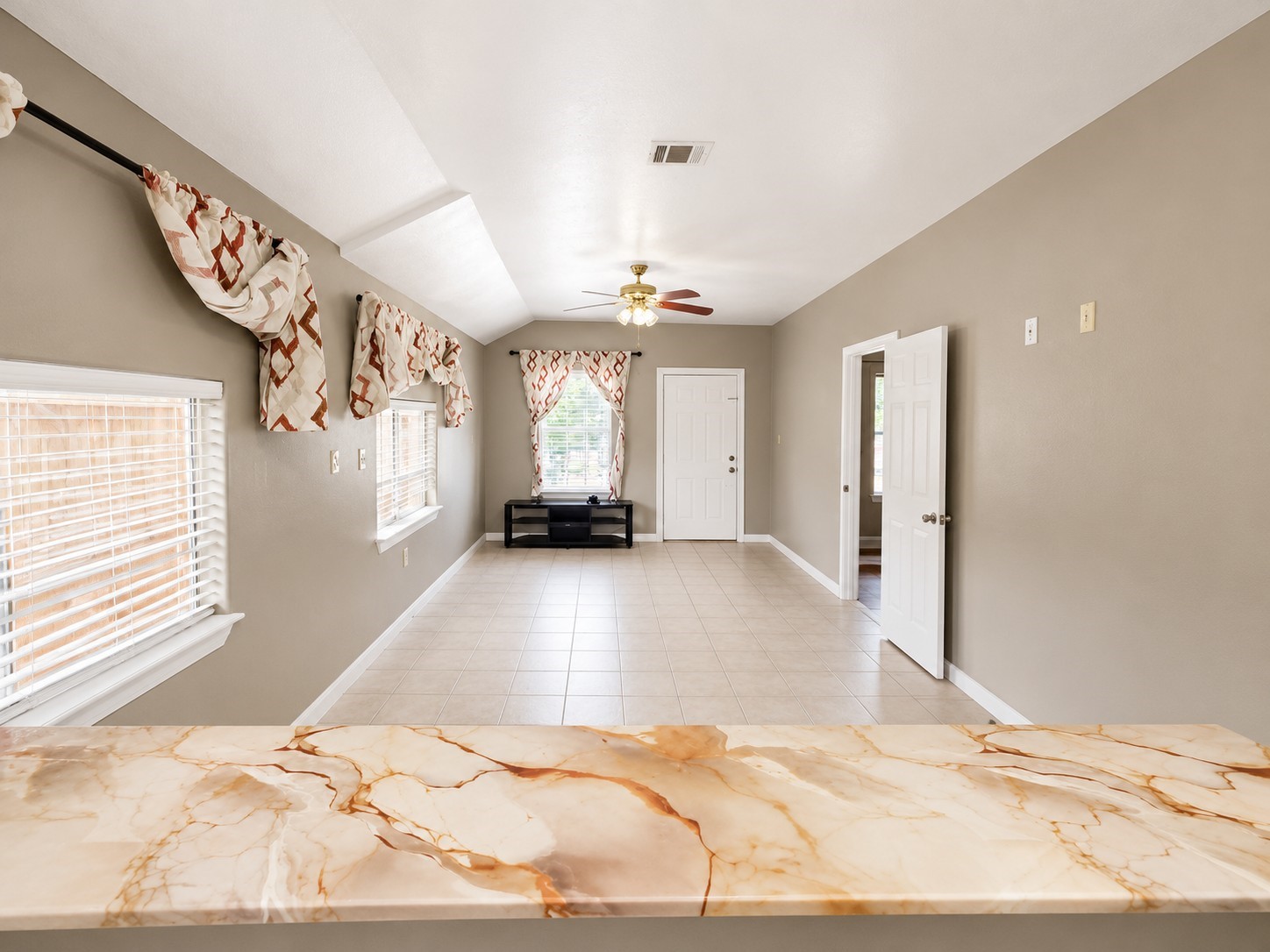 5527 Lauder Road Property Photo 6