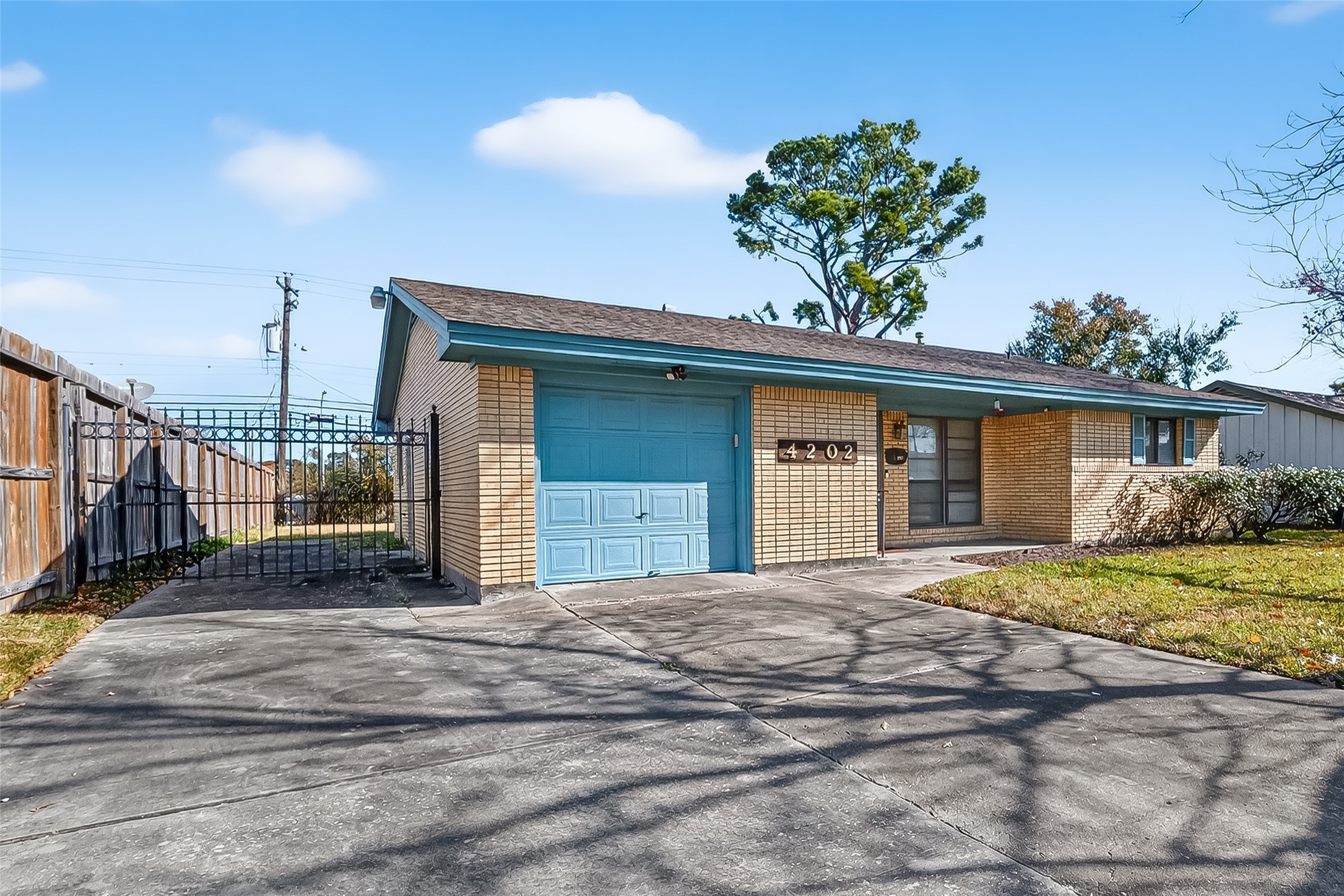 4202 Marlborough Drive Property Photo 3