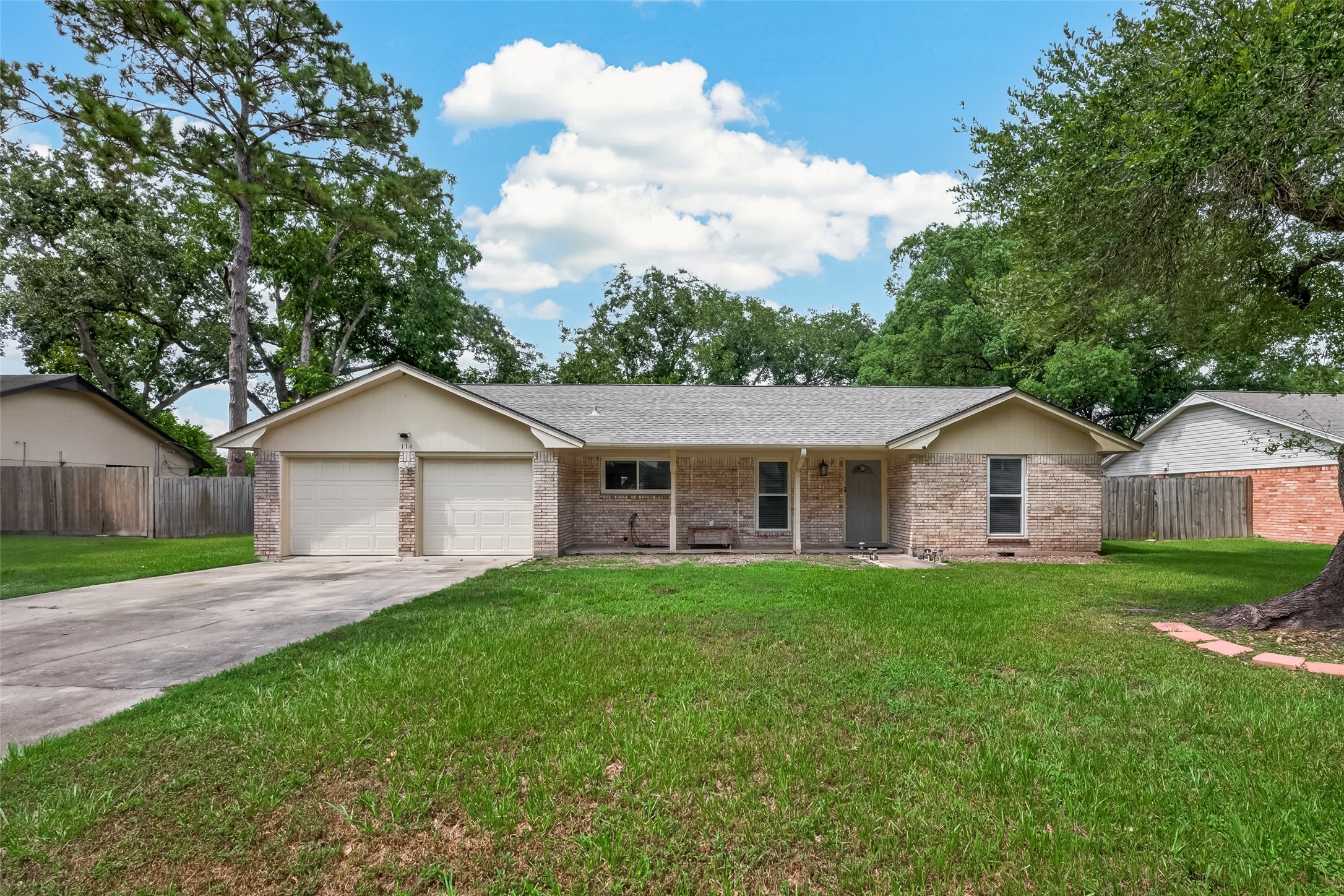 114 E Wildwinn Drive Property Photo 4