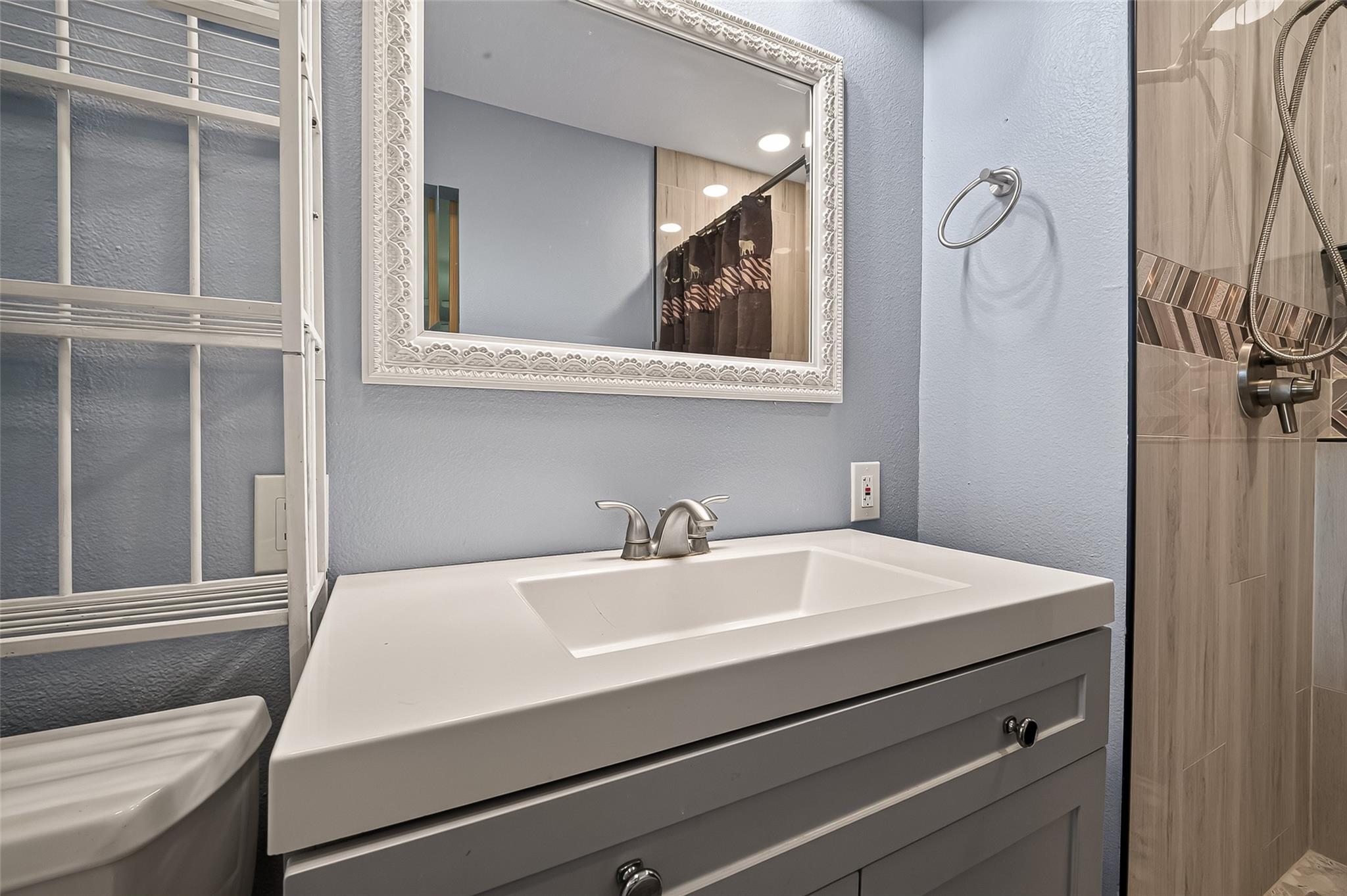 114 E Wildwinn Drive, Alvin Tx 77511 Property Photo 23