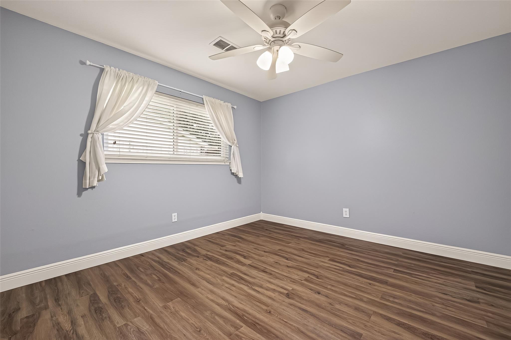 114 E Wildwinn Drive, Alvin Tx 77511 Property Photo 31