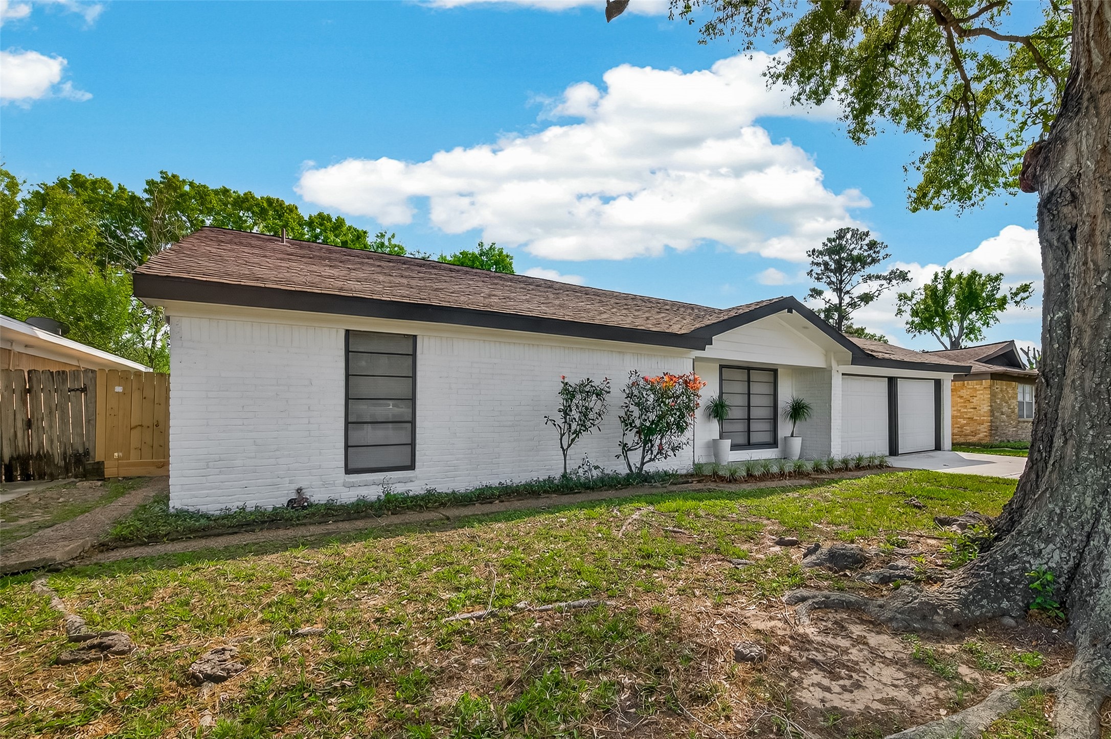 5523 Kuldell Drive Property Photo 3