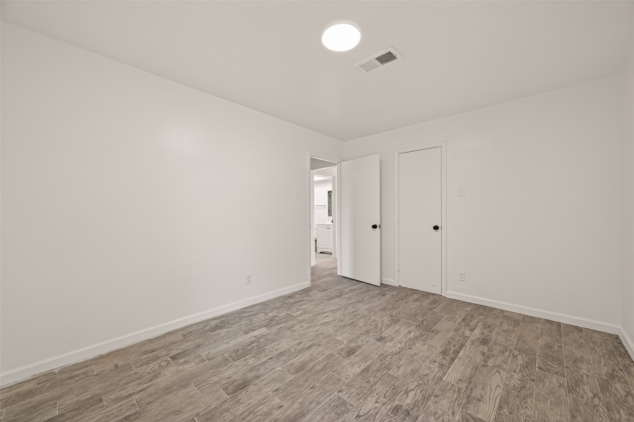 5523 Kuldell Drive Property Photo 24