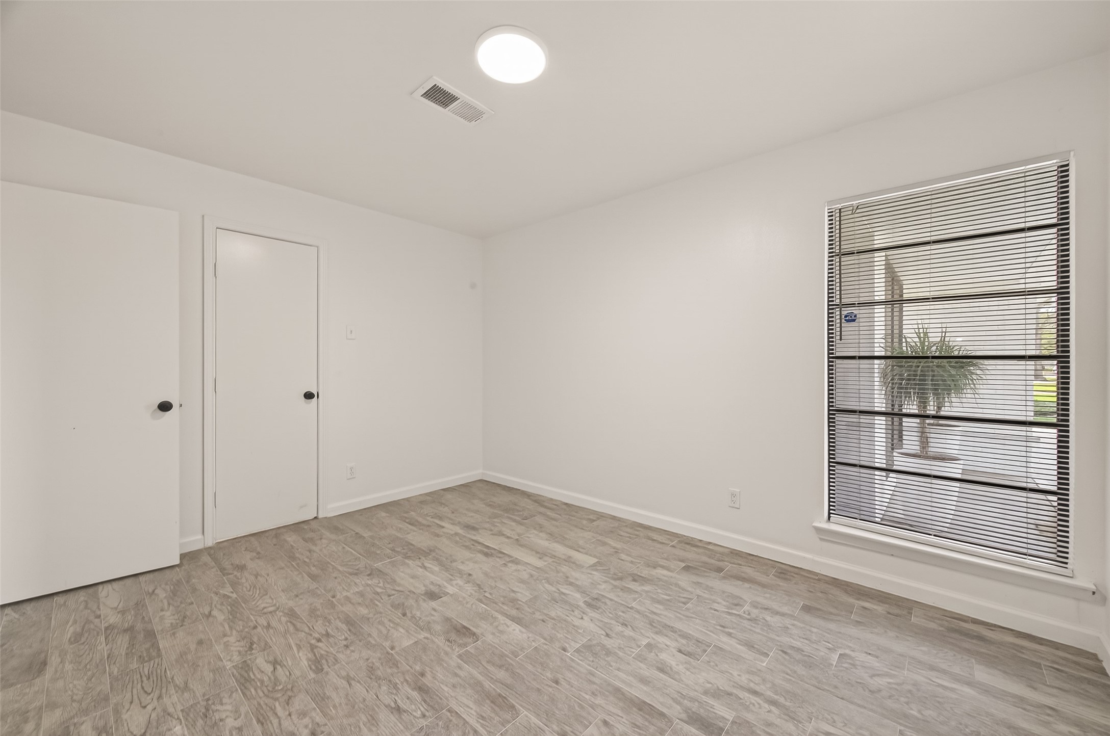 5523 Kuldell Drive Property Photo 25