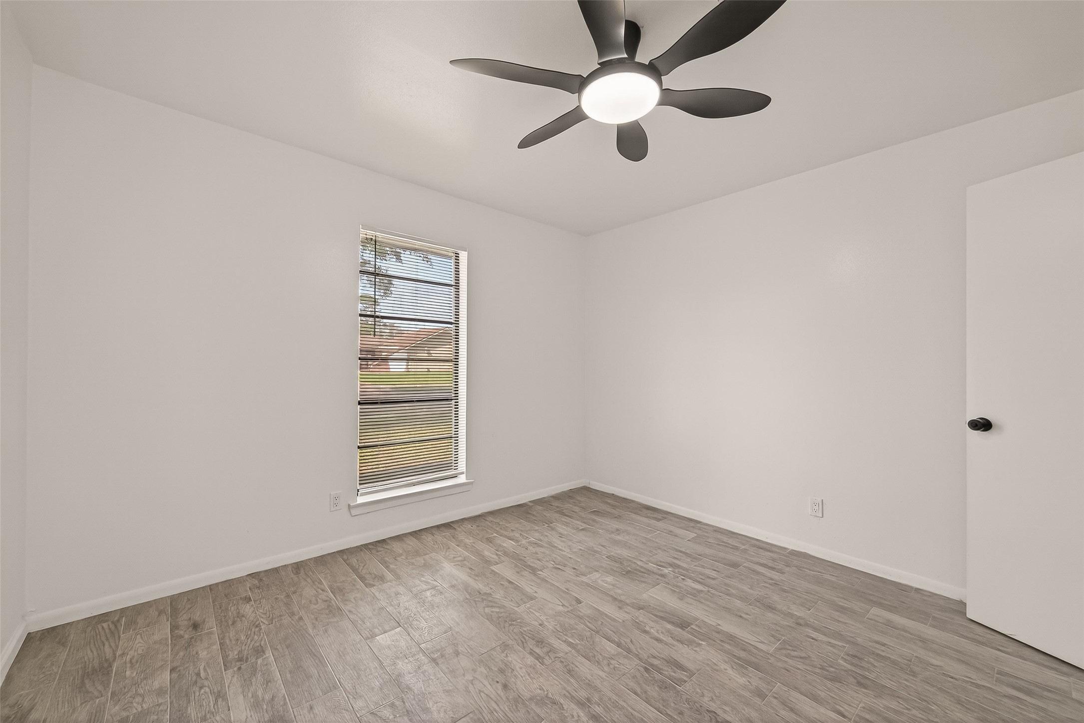 5523 Kuldell Drive Property Photo 27