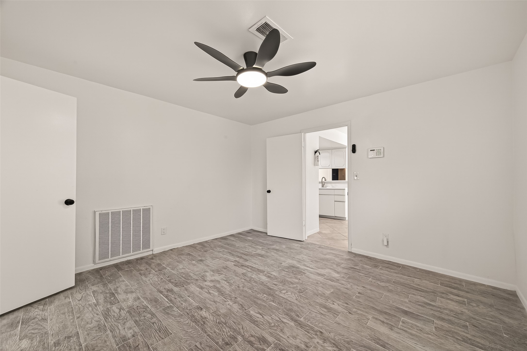 5523 Kuldell Drive Property Photo 37
