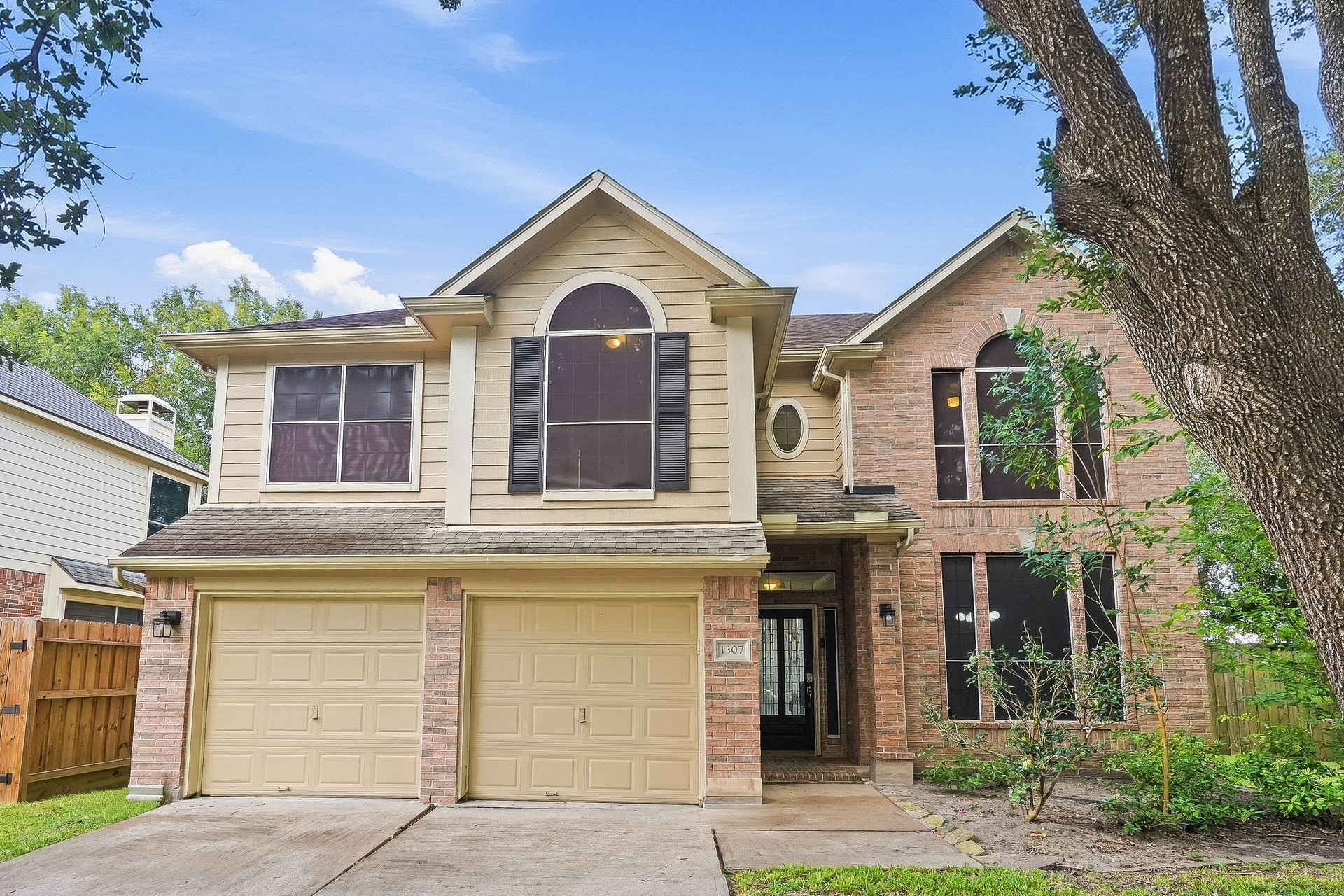 1307 Sandpiper Court S Property Photo 1