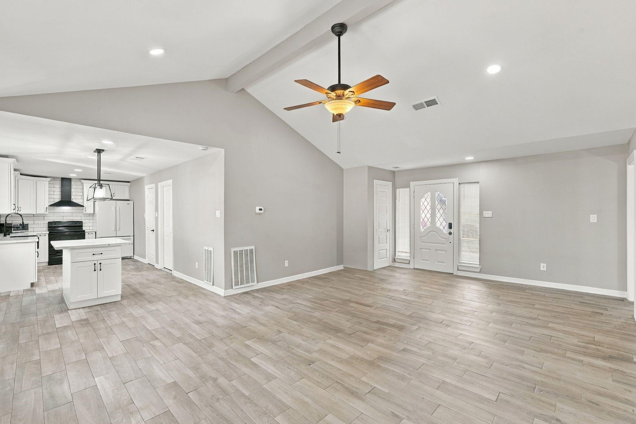 1704 S 1st Street Property Photo 9