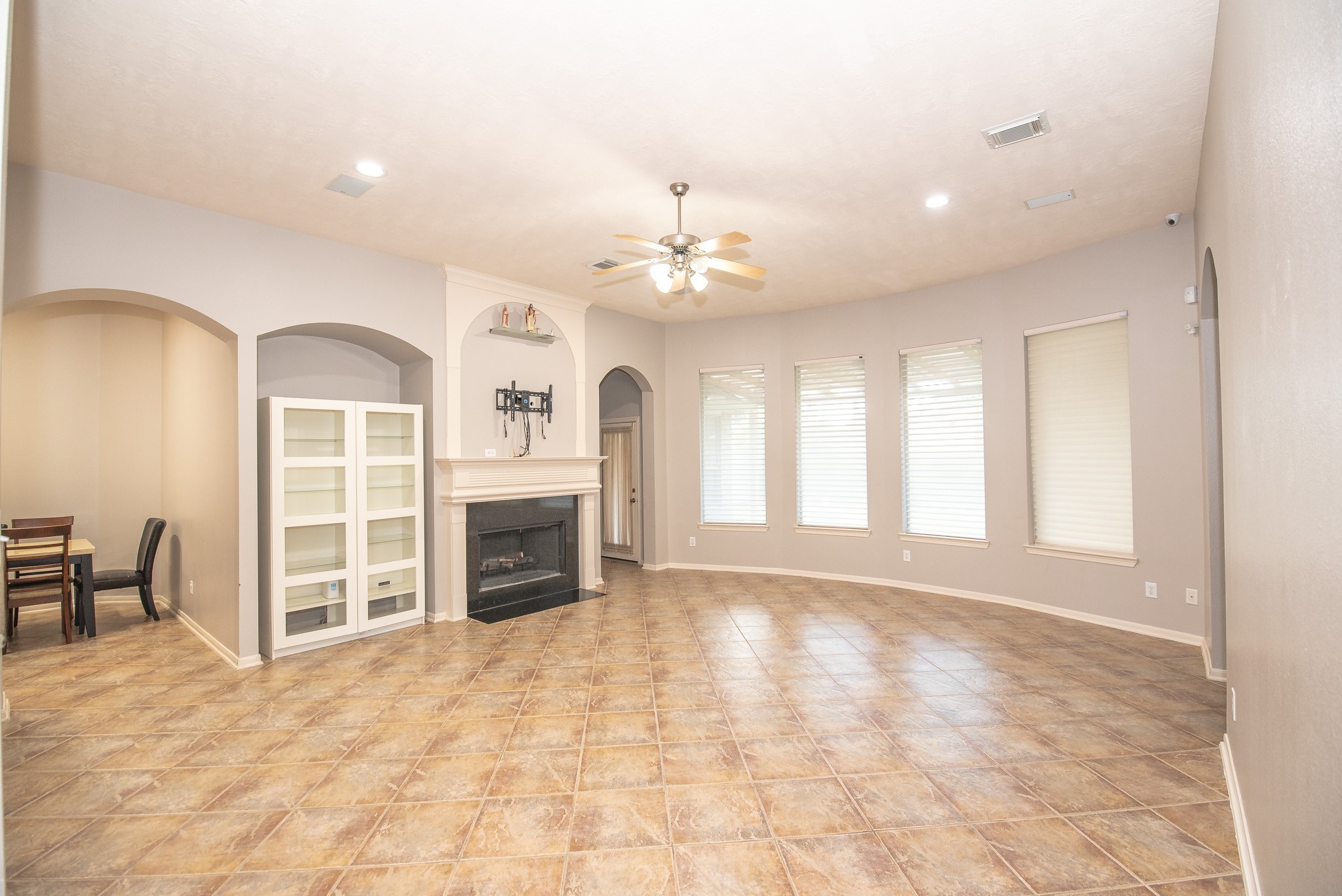 6606 Silver Shade Drive Property Photo 5