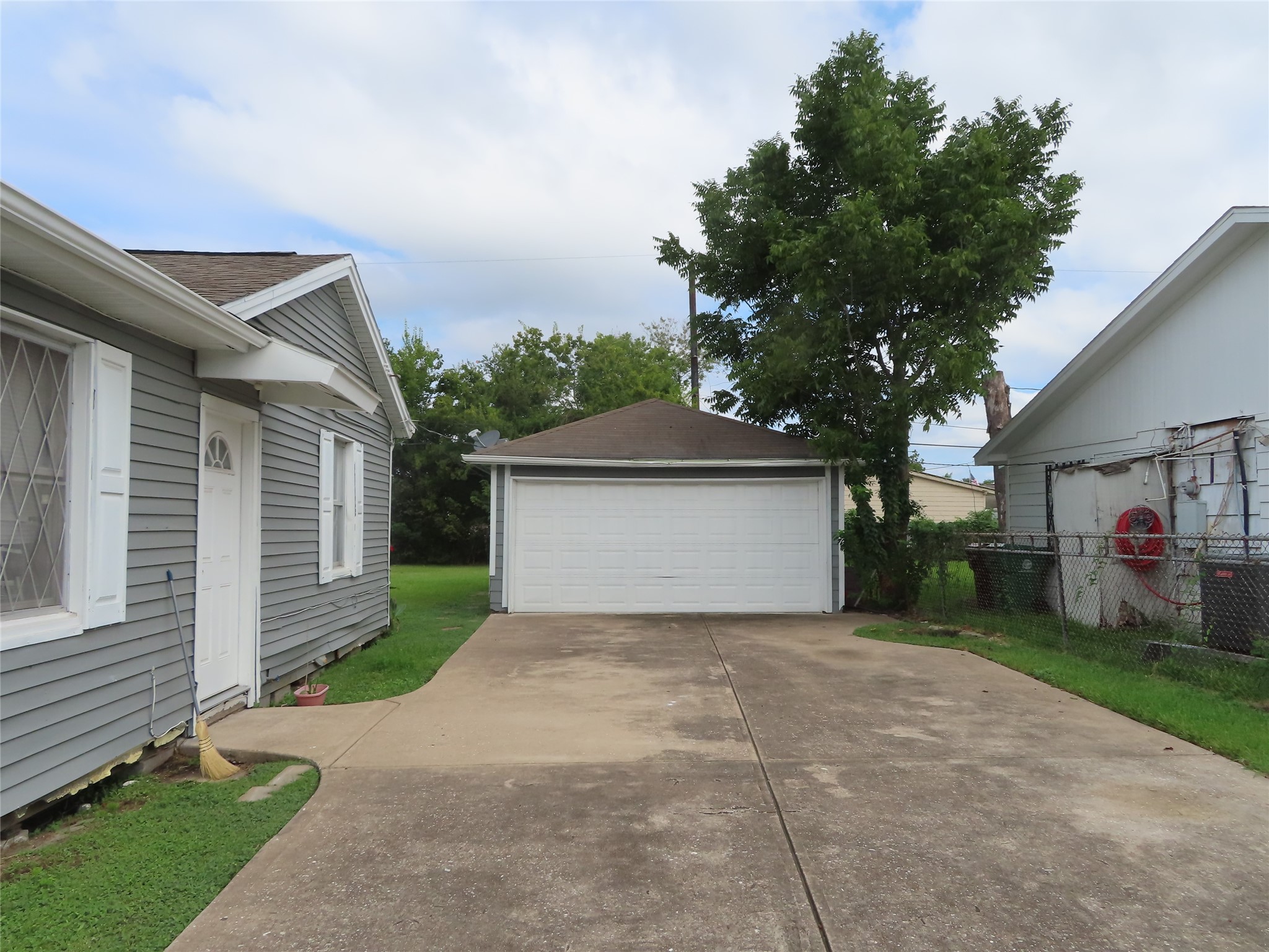 13413 Duluth Street Property Photo 2