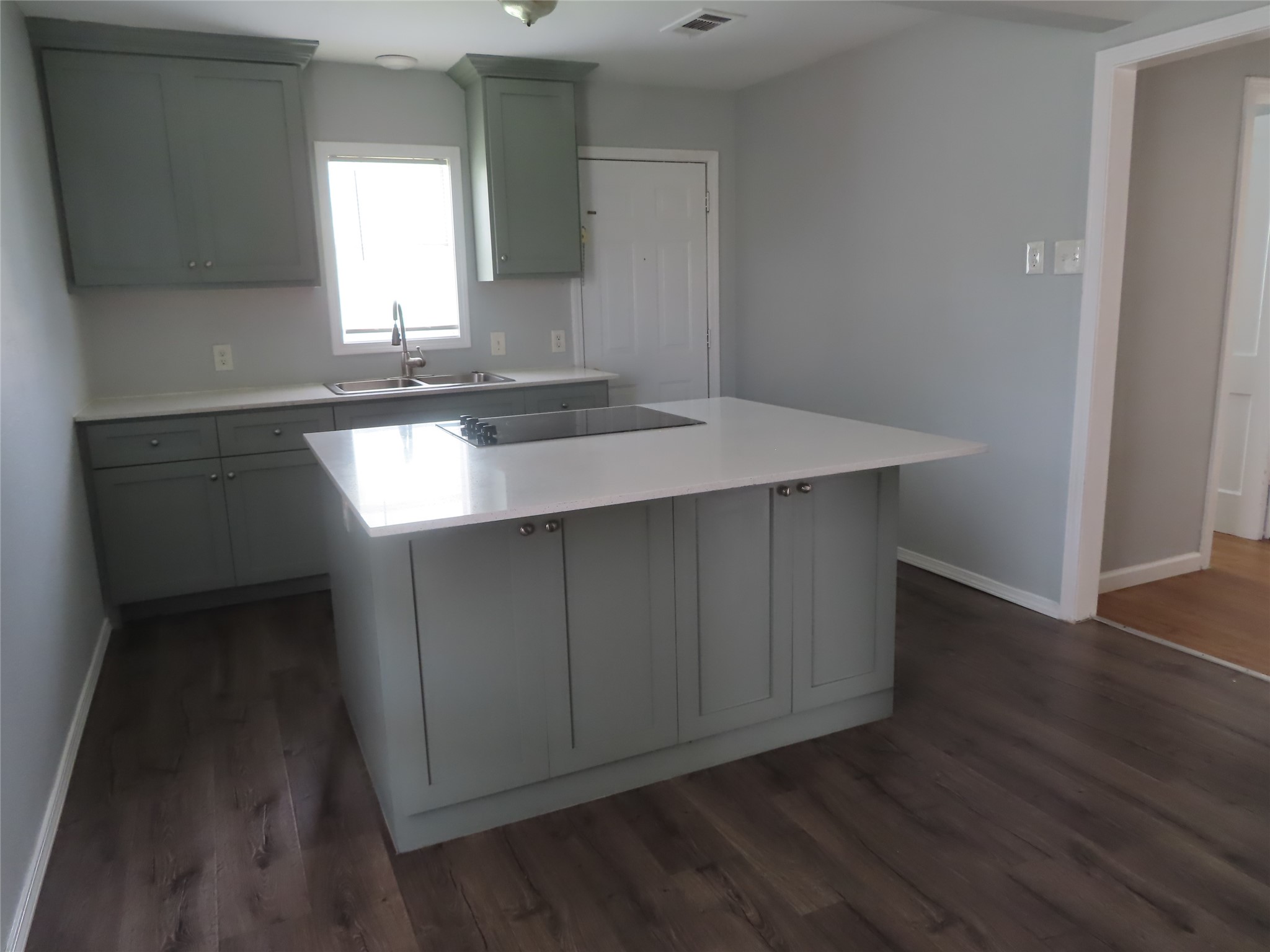 13413 Duluth Street Property Photo 7