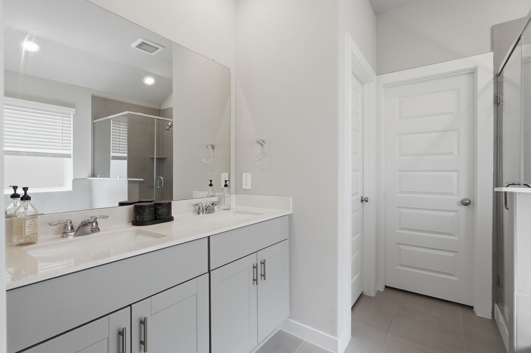 14231 Rolling Pastures Drive Property Photo 6