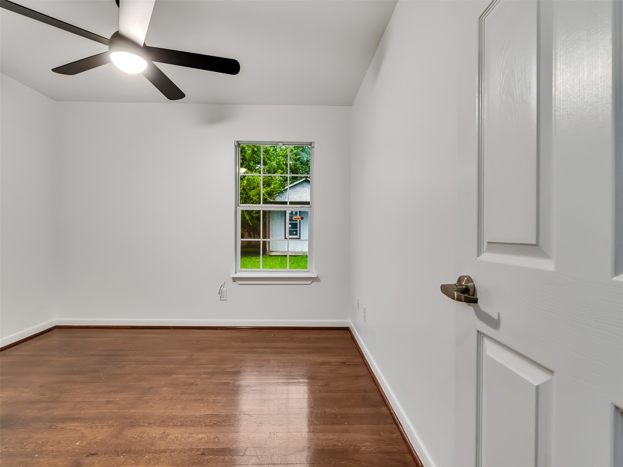 4930 Holloway Drive Property Photo 33