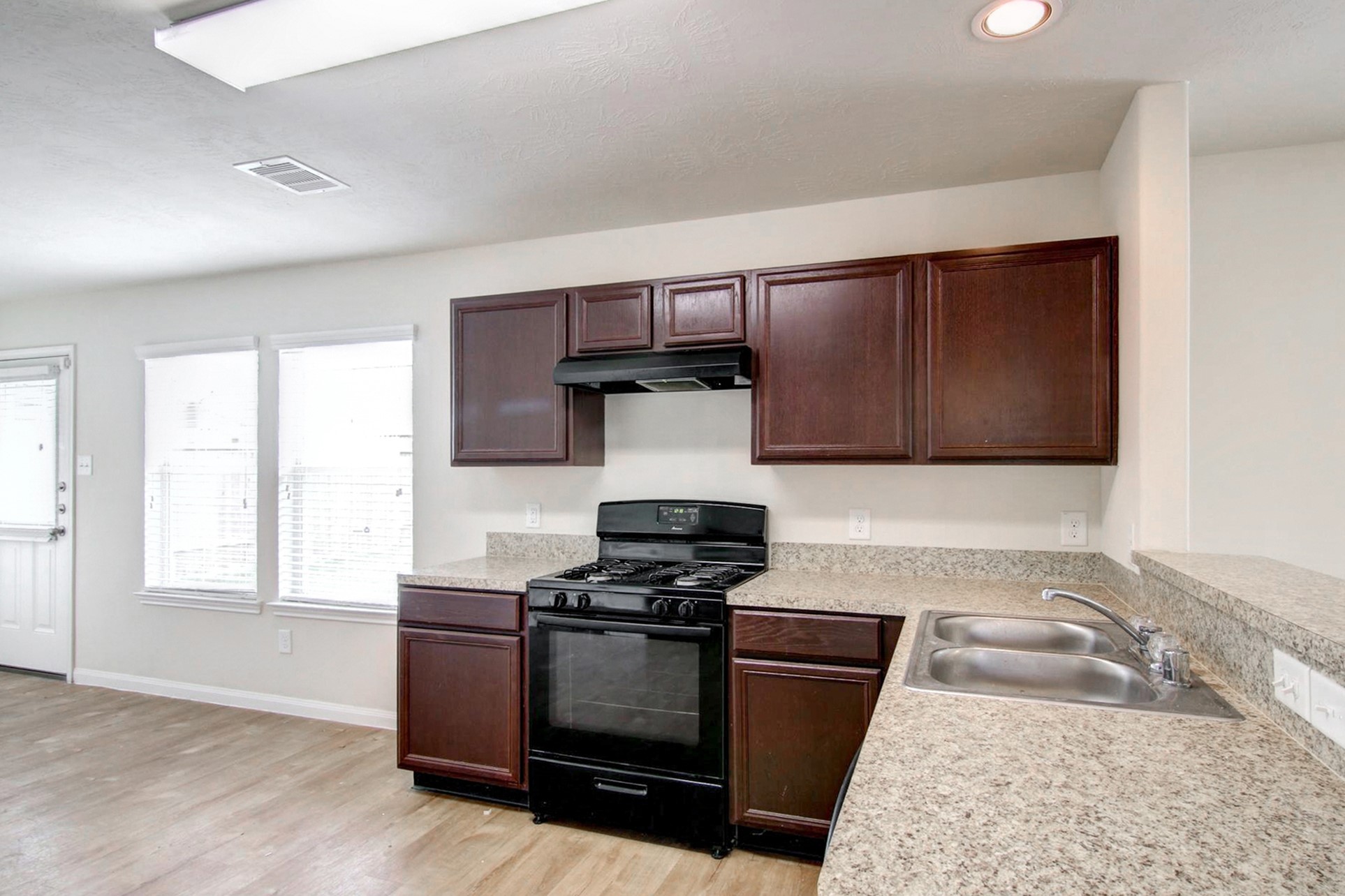 21614 N Werrington Way Property Photo 3